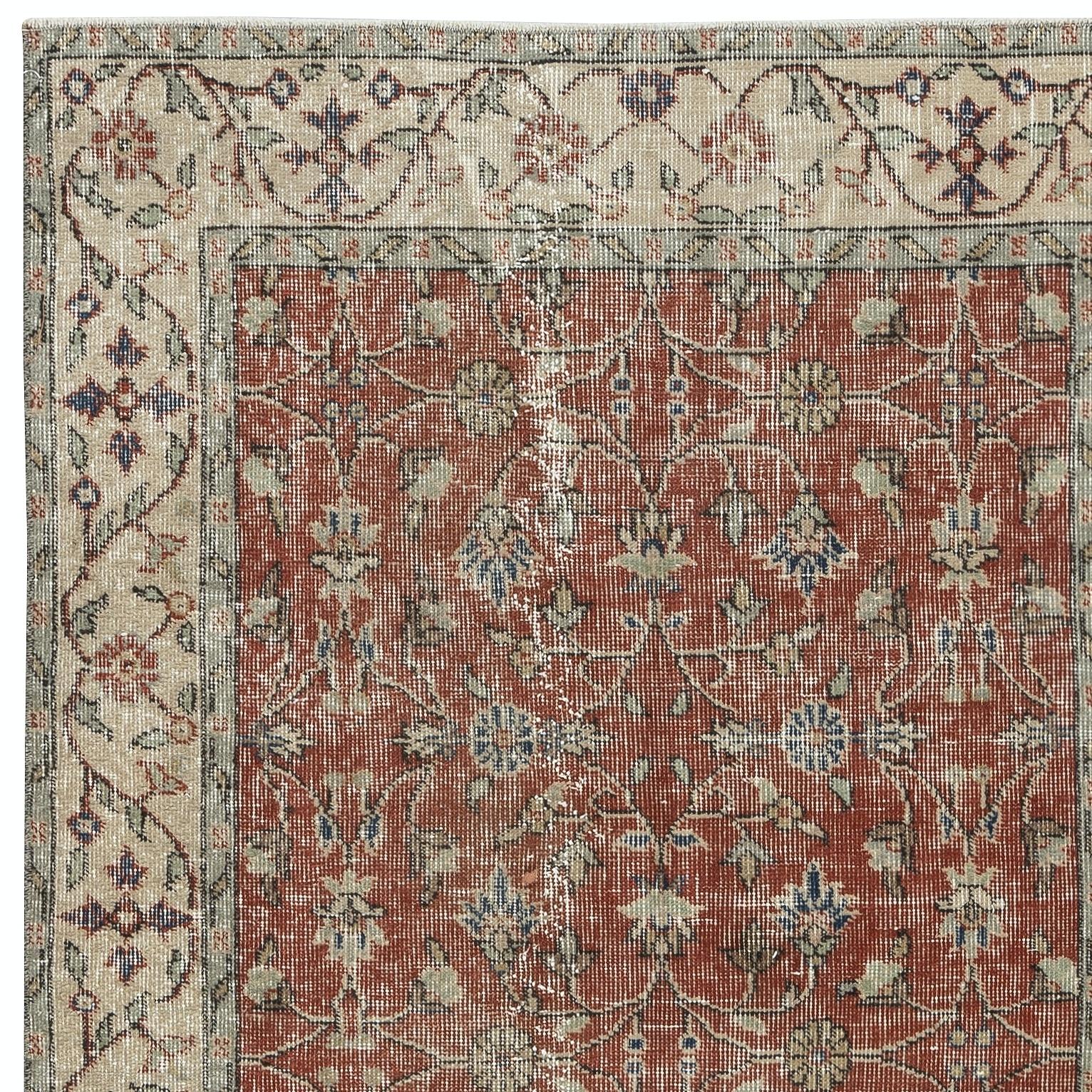 Annodato a mano 3.7x6.5 Ft Tappeto d'epoca fatto a mano in lana rossa turca con disegno floreale in vendita