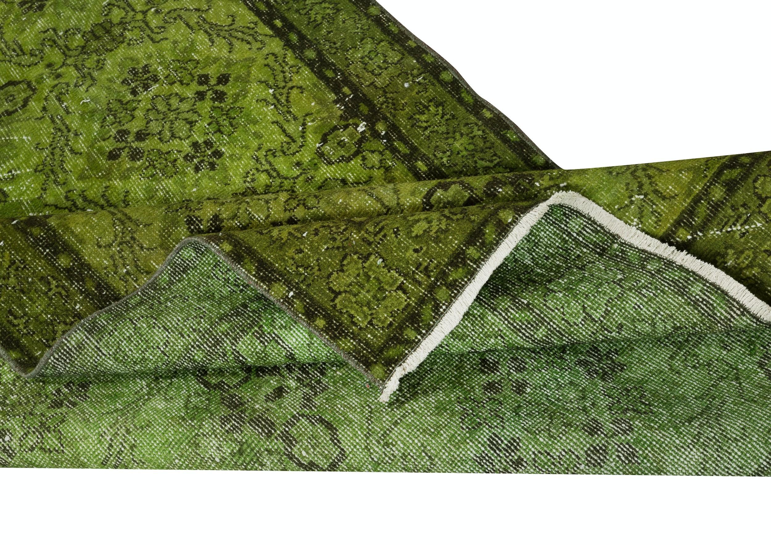 3.7x6.6 Ft Grüner Akzentteppich für Contemporary Interiors. Handgeknüpft in der Türkei (Moderne) im Angebot