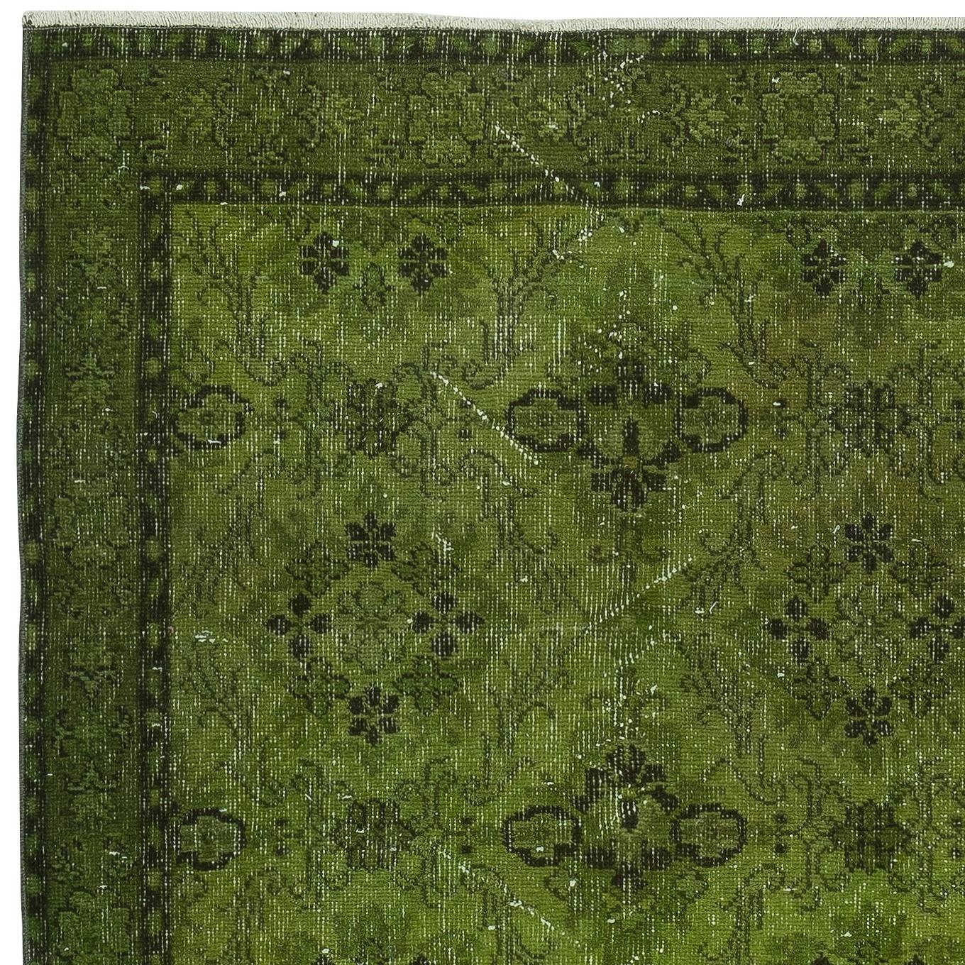 3.7x6.6 Ft Grüner Akzentteppich für Contemporary Interiors. Handgeknüpft in der Türkei (Türkisch) im Angebot