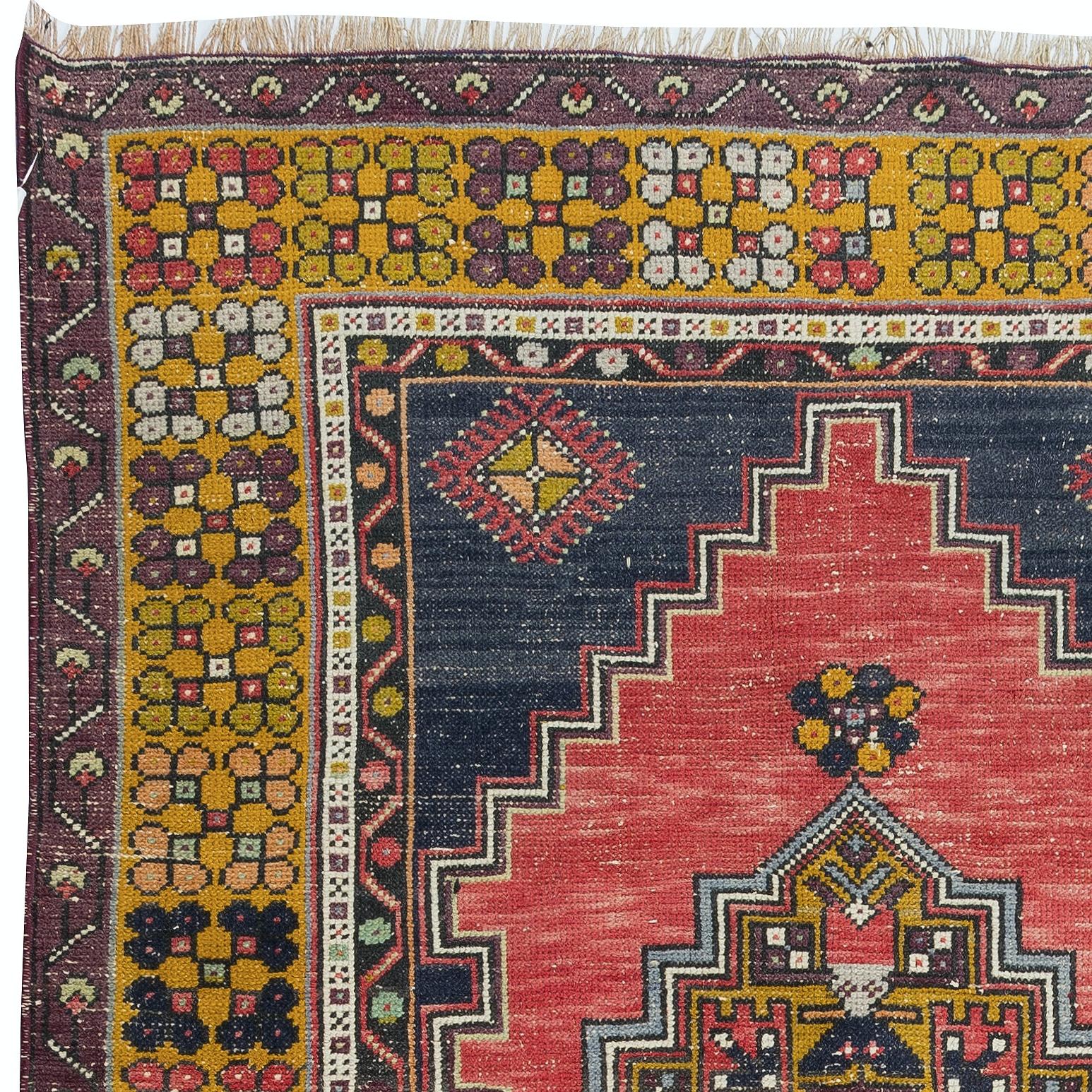 3.7x6.6 Ft Vintage Handgefertigter orientalischer Teppich in Rot, Gold, Dunkelblau, Rosa und Grün (Handgewebt) im Angebot