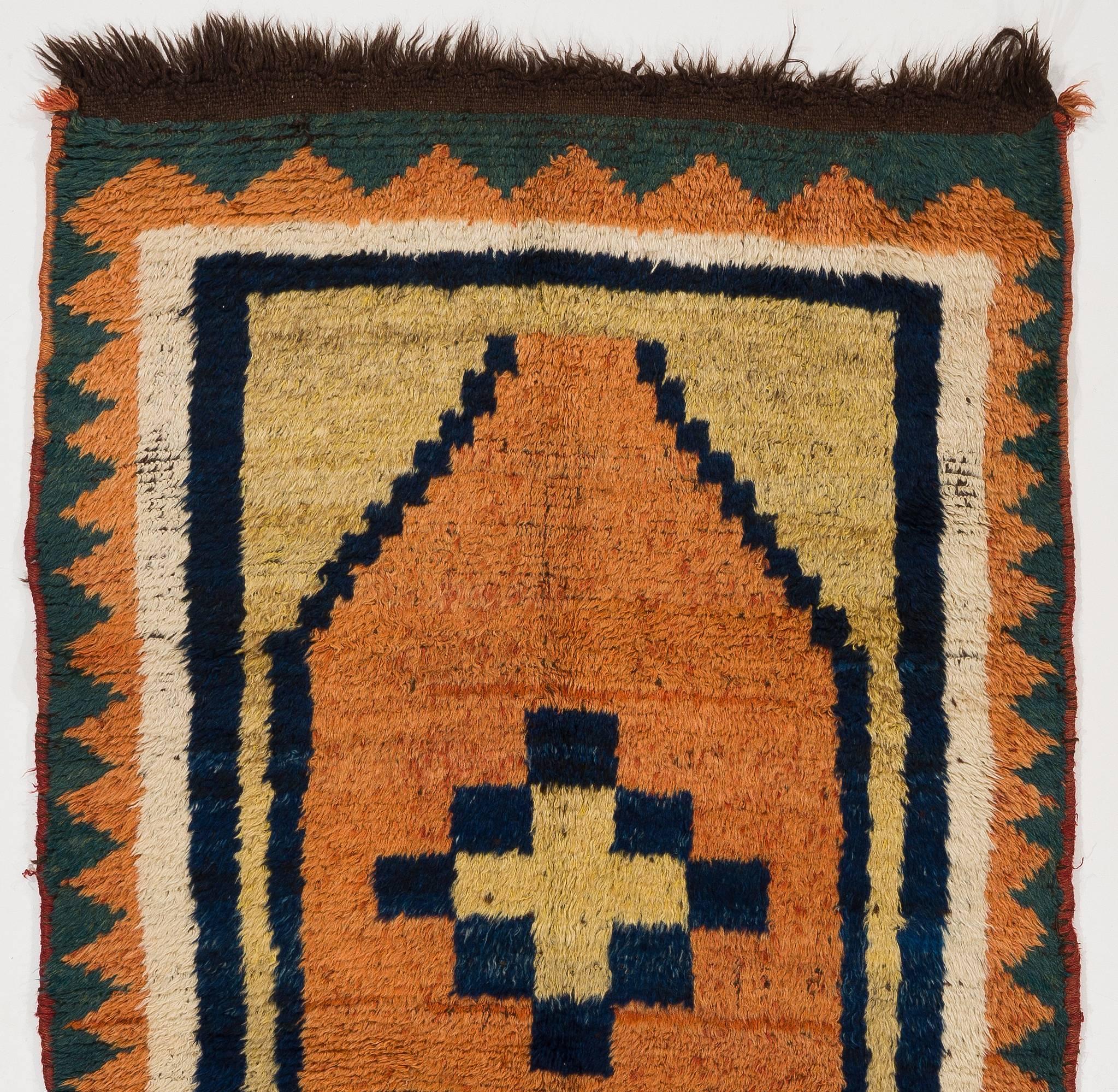 Antique Gabbeh rug with geometric medallion design. Finely hand-knotted with even medium wool pile on wool foundation. Very good condition. Sturdy and as clean as a brand new rug, washed professionally. Measures: 3.7 x 6.7 Ft.