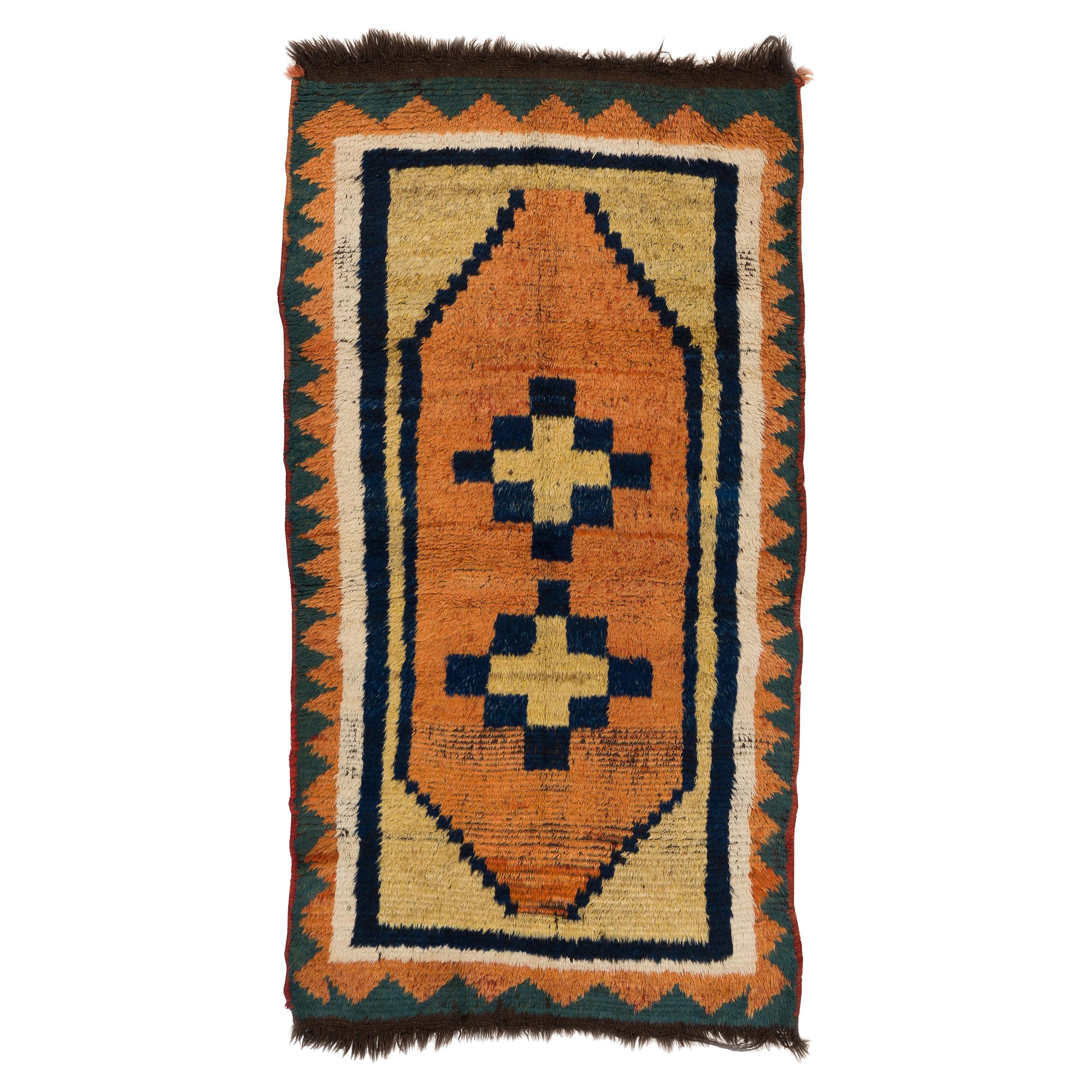 Antique Gabbeh Rug. Bold & Simple Geometric Design. Natural Dyes.  For Sale