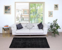 3.7x6.7 Ft Schwarz Overdyed Handgefertigter Teppich. Vintage Turkish Area Rug für Wohnzimmer