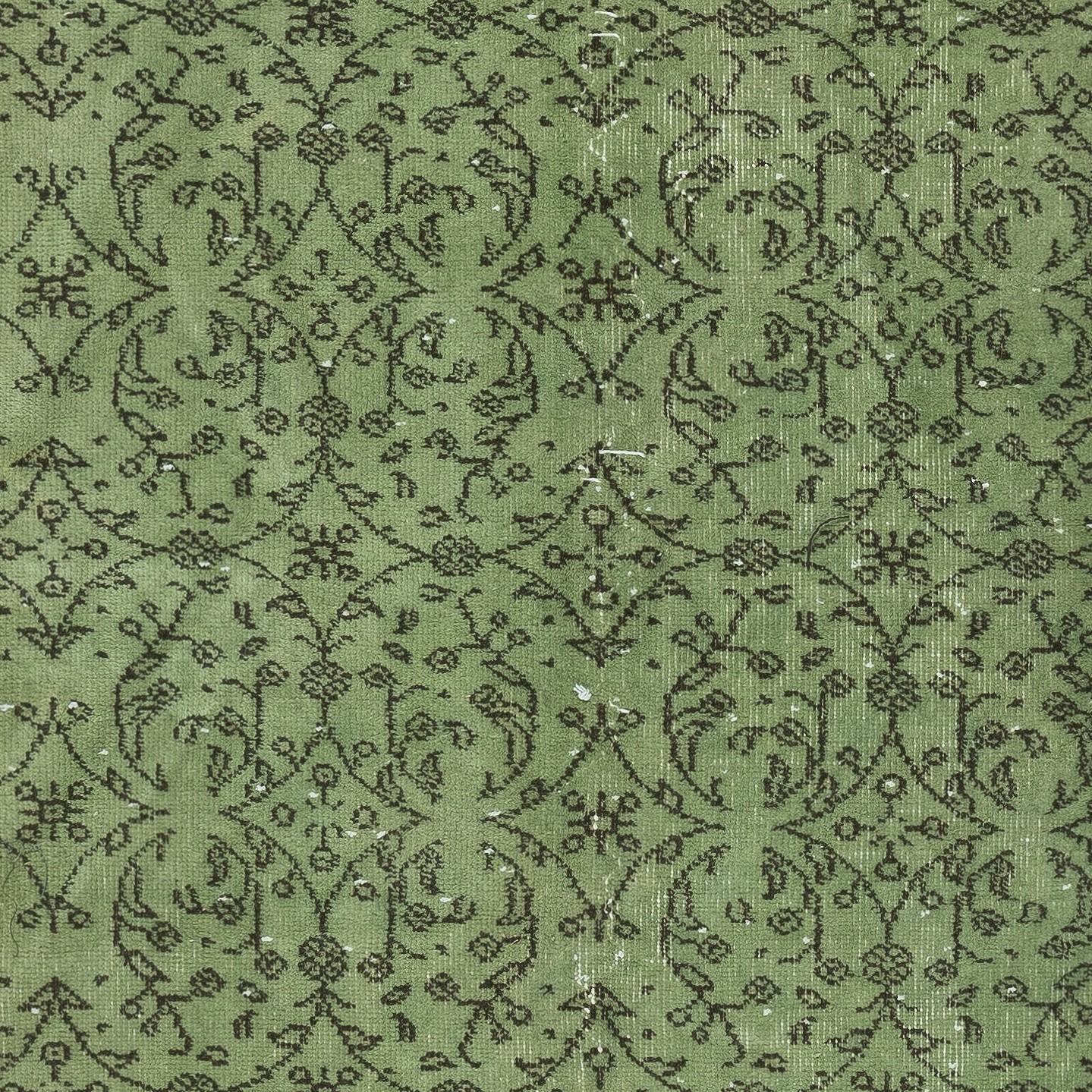 3.7x6.7 Ft Grüner moderner Akzent-Teppich mit Blumenmuster mit modernem Akzent, handgefertigt in der Türkei (Handgeknüpft) im Angebot