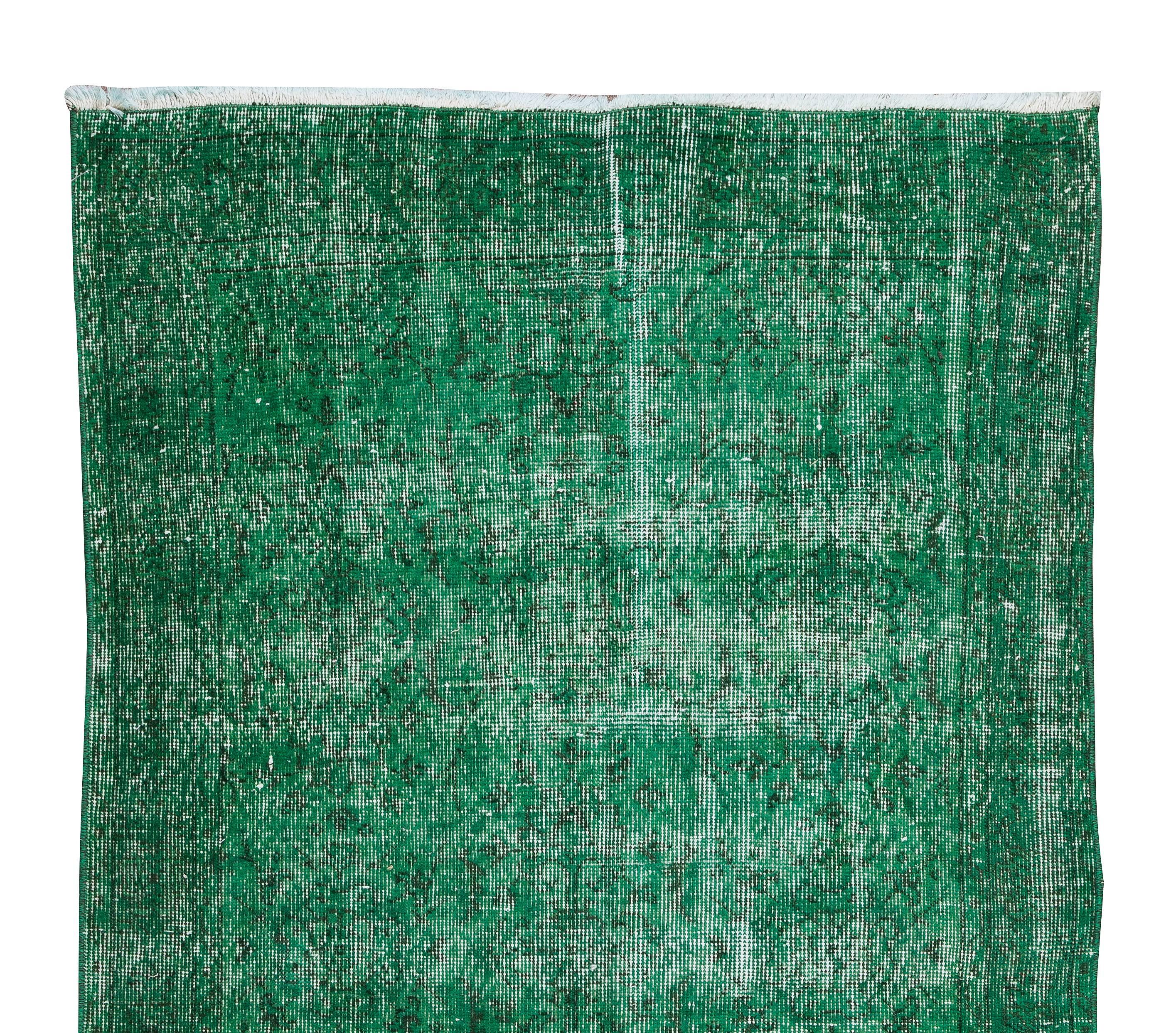 Handmade Vintage Turkish Accent Rug in Green 4 Modern Home & Office In Good Condition For Sale In Philadelphia, PA