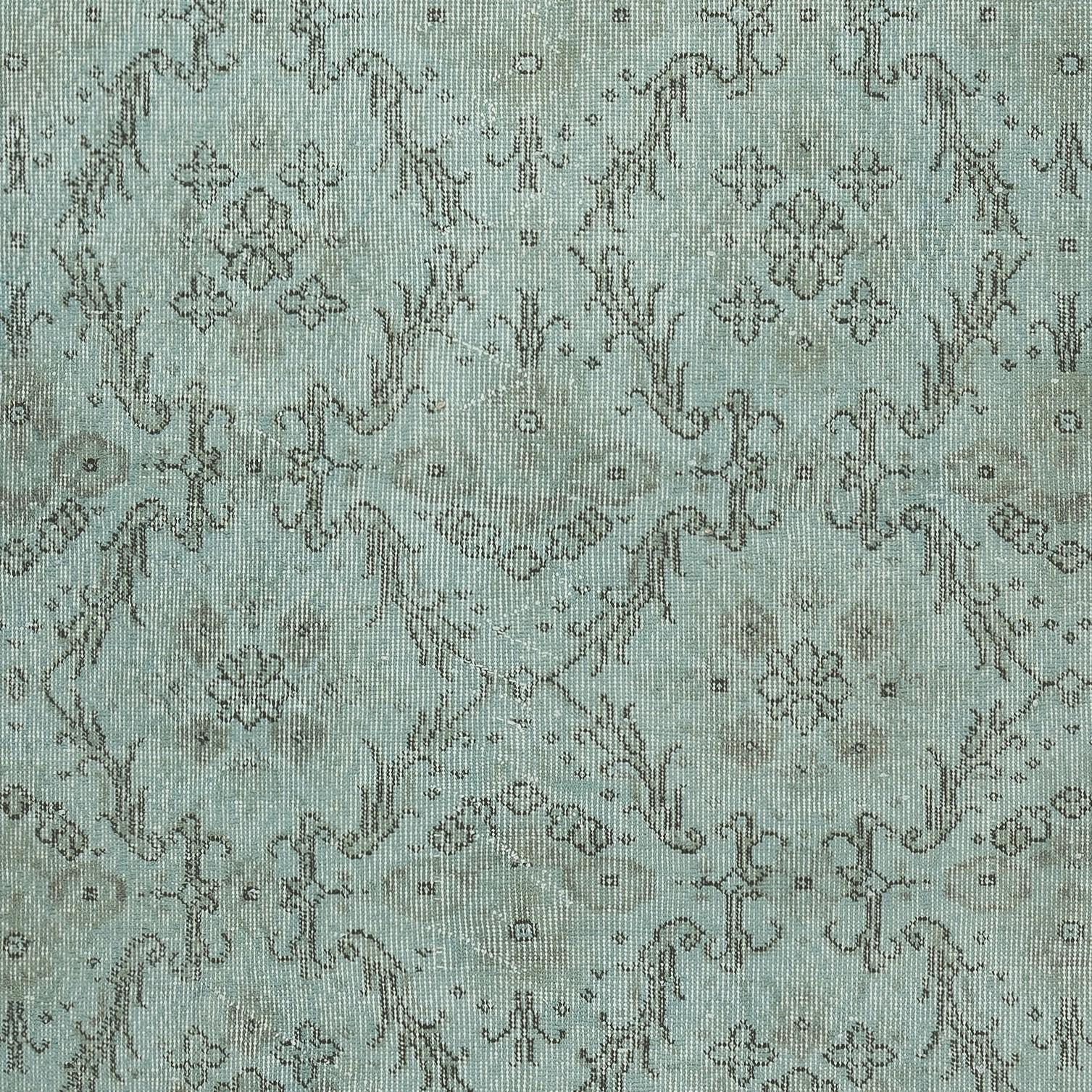 Annodato a mano Tappeto d'accento turco fatto a mano di colore blu chiaro con design floreale 3.7x6.7 Ft in vendita