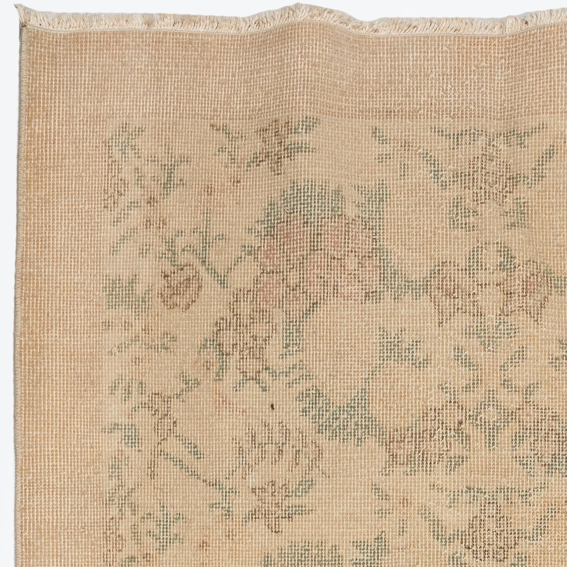 3.7x6.7 Ft Ein Paar handgeknüpfter, geblümter türkischer Vintage-Teppich in neutraler Farbe, neutral, handgeknüpft (Oushak) im Angebot
