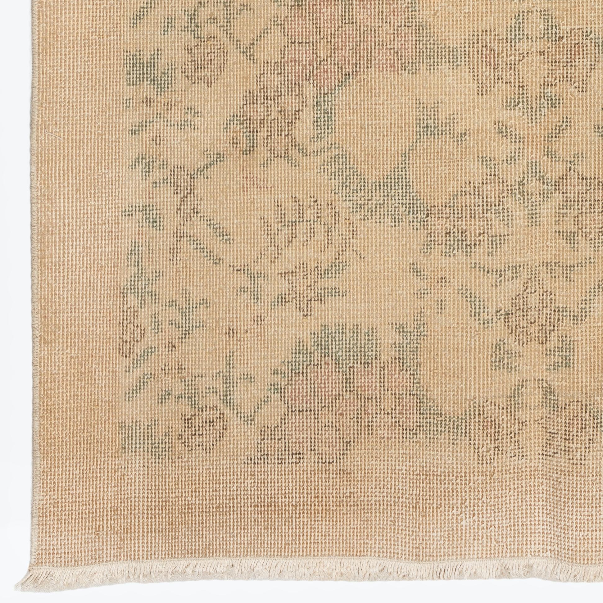 3.7x6.7 Ft Ein Paar handgeknüpfter, geblümter türkischer Vintage-Teppich in neutraler Farbe, neutral, handgeknüpft (Handgewebt) im Angebot