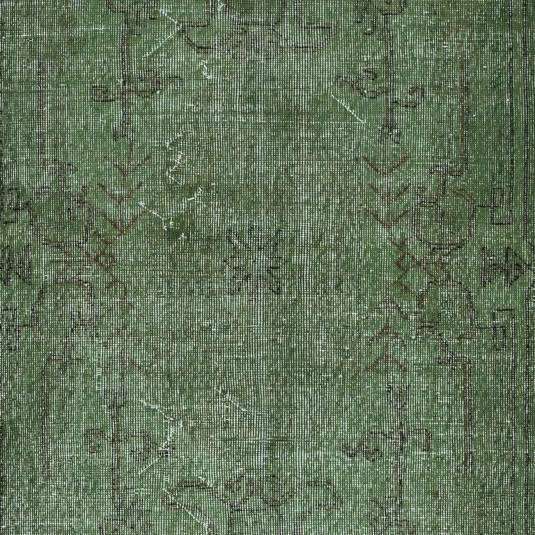 3.7x6.7 Ft Vintage Rug Overdyed in Grün für modernes Interieur. Handgefertigt in der Türkei (Türkisch) im Angebot