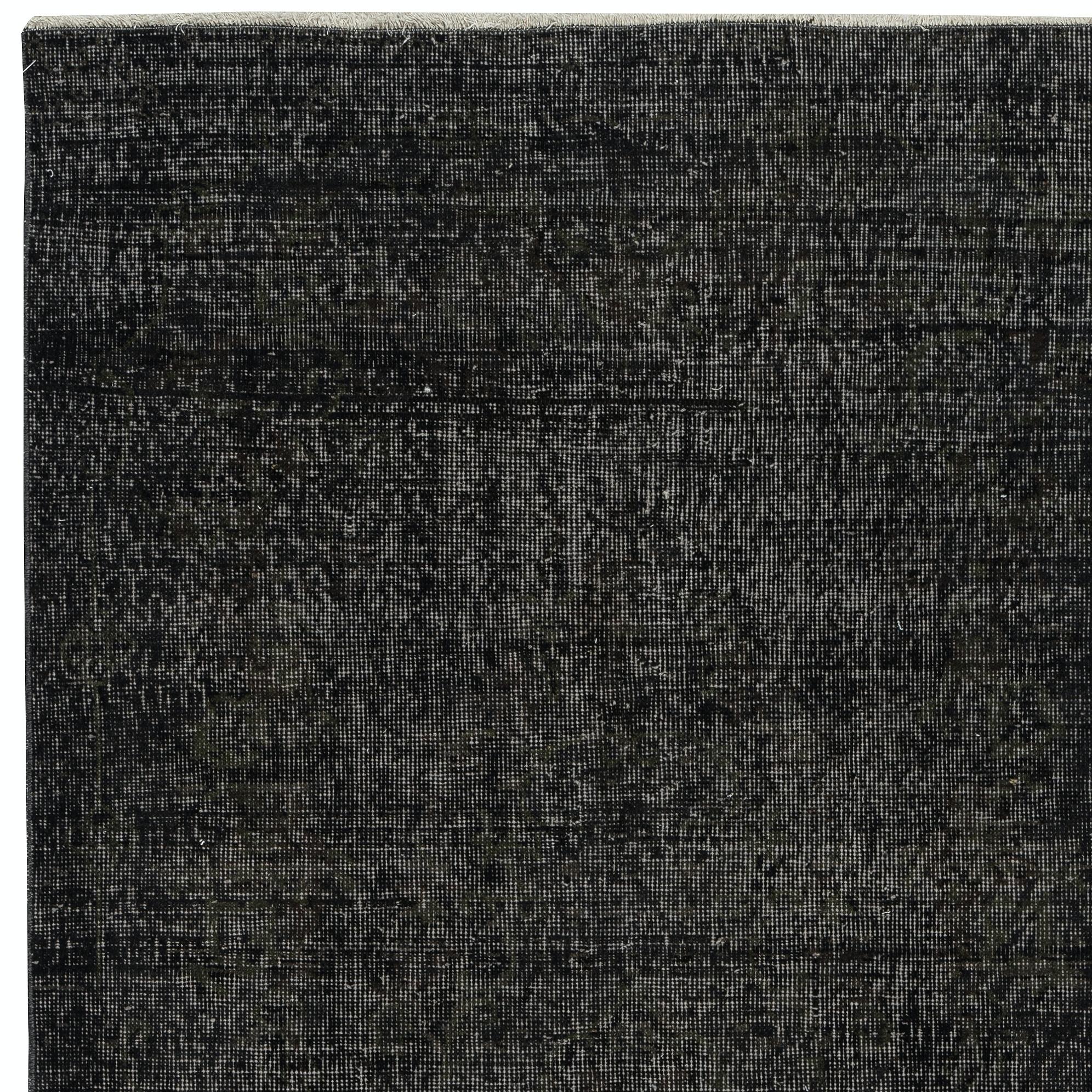 3.7x6.8 Ft handgeknüpft Vintage Türkisch Teppich Redyed in Schwarz für moderne Innenräume im Zustand „Gut“ im Angebot in Spring Valley, NY