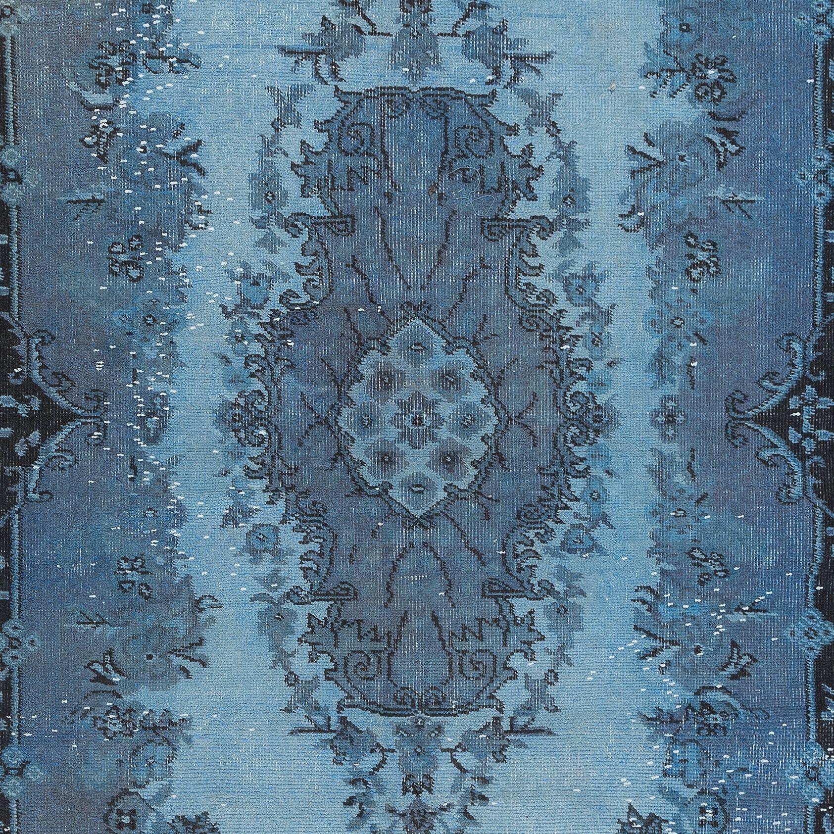 3.7x7 Ft Contemporary Handmade Turkish Small Rug in Blue with Medallion Design In Good Condition For Sale In Philadelphia, PA
