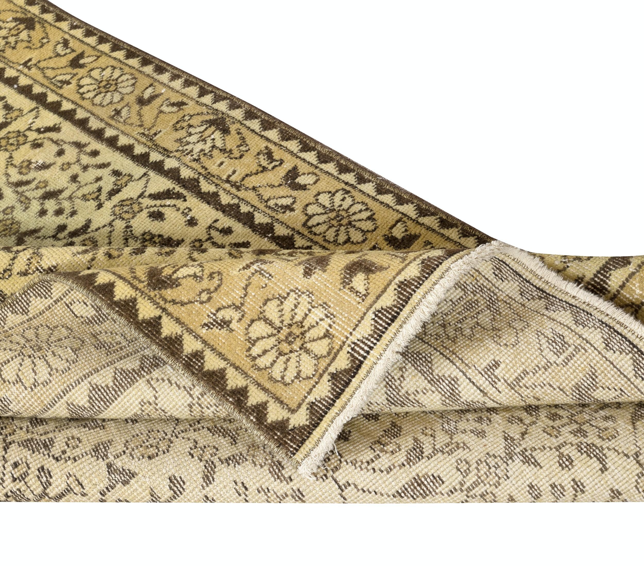 3.7x7 Ft Moderner handgefertigter türkischer Wollteppich in Gelb mit floralem Design (Türkisch) im Angebot