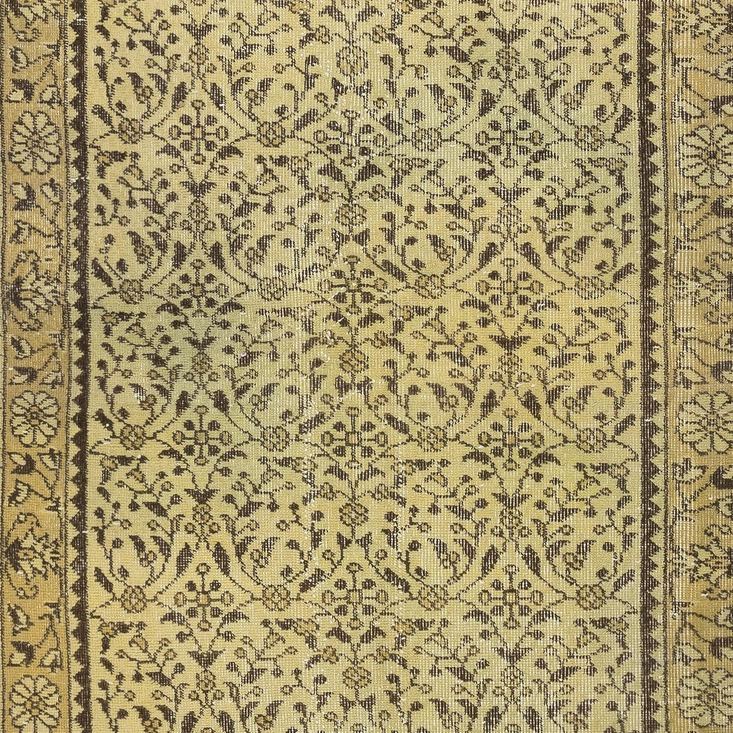 3.7x7 Ft Moderner handgefertigter türkischer Wollteppich in Gelb mit floralem Design im Zustand „Gut“ im Angebot in Spring Valley, NY
