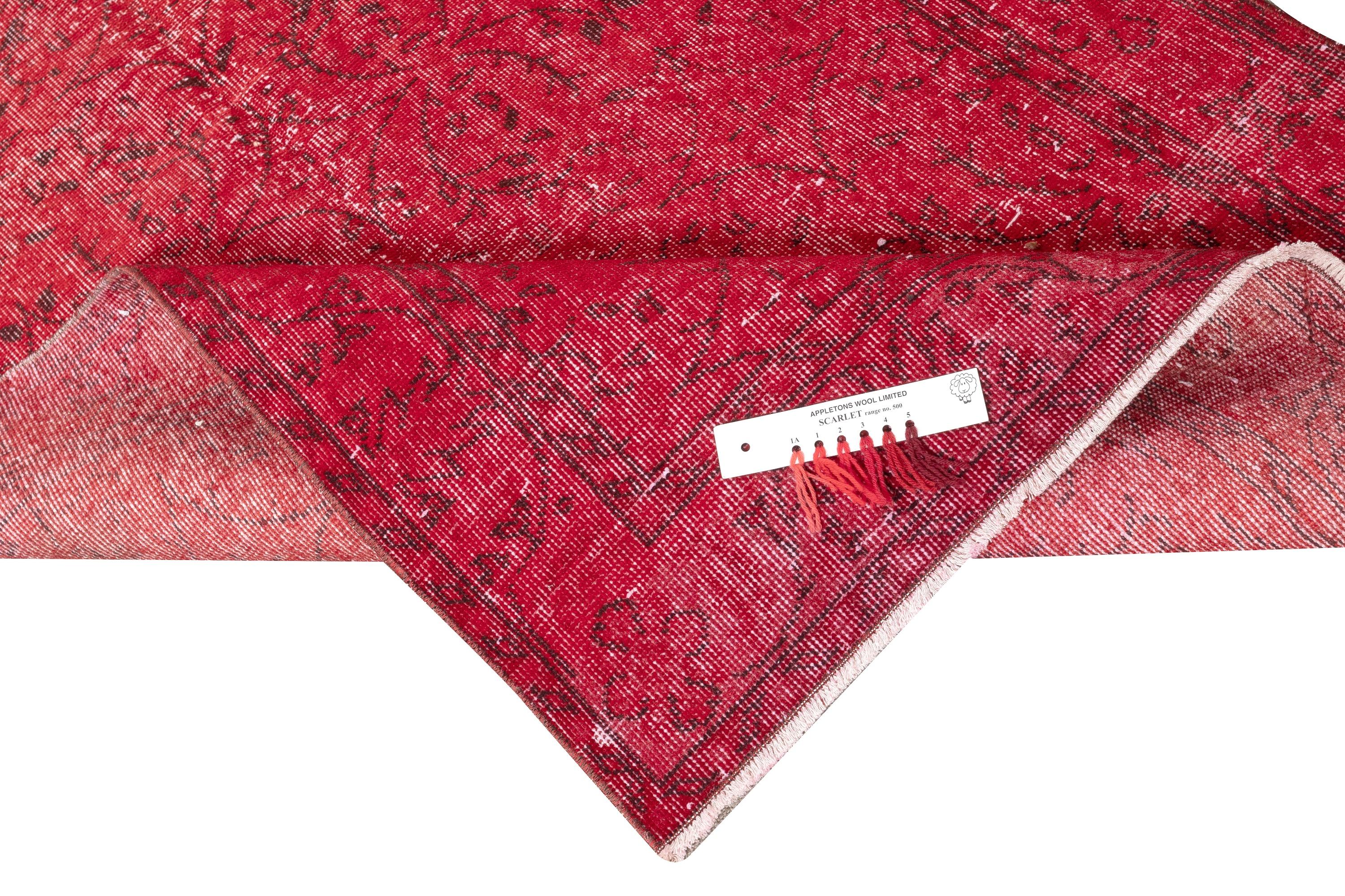 3.7x7 Ft Moderner Türkischer Wollteppich. Vintage Red Overdyed Handmade Area Rug (Handgeknüpft) im Angebot