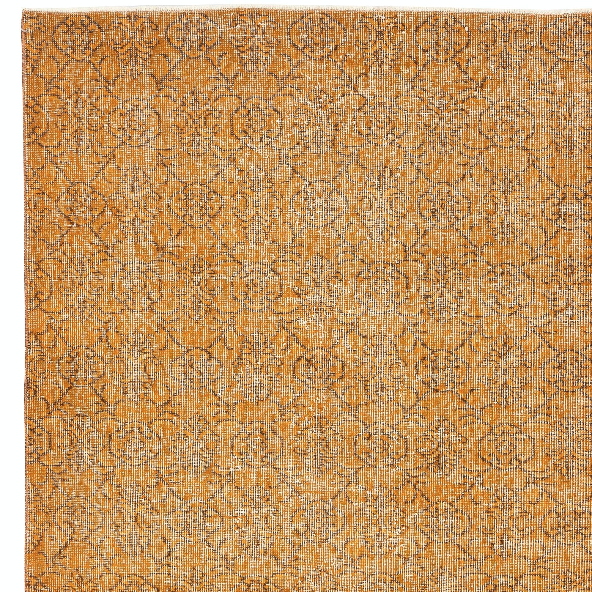 Annodato a mano Tappeto turco vintage fatto a mano con sovratintura arancione per case moderne in vendita