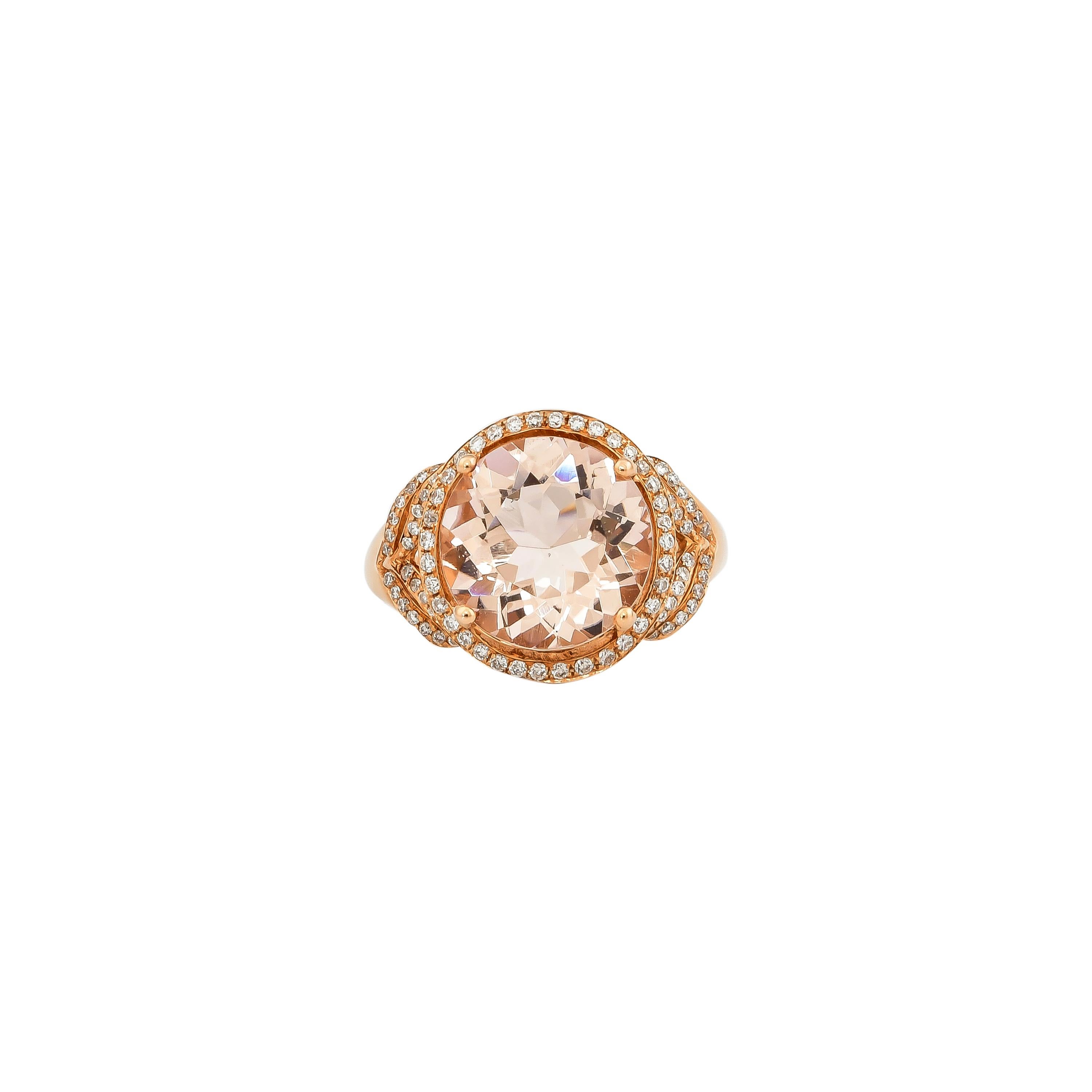 Contemporary 3.8 Carat Morganite and Diamond Ring in 18 Karat Rose Gold For Sale