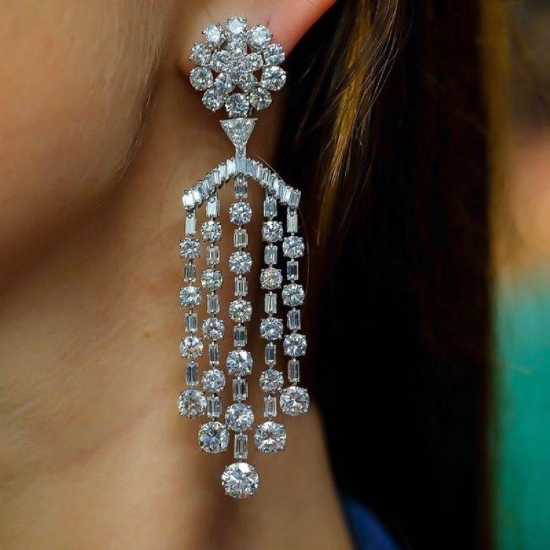 38 Carat Platinum Chandelier Dangling Diamond Drop Dramatic Earrings In Excellent Condition For Sale In New York, NY