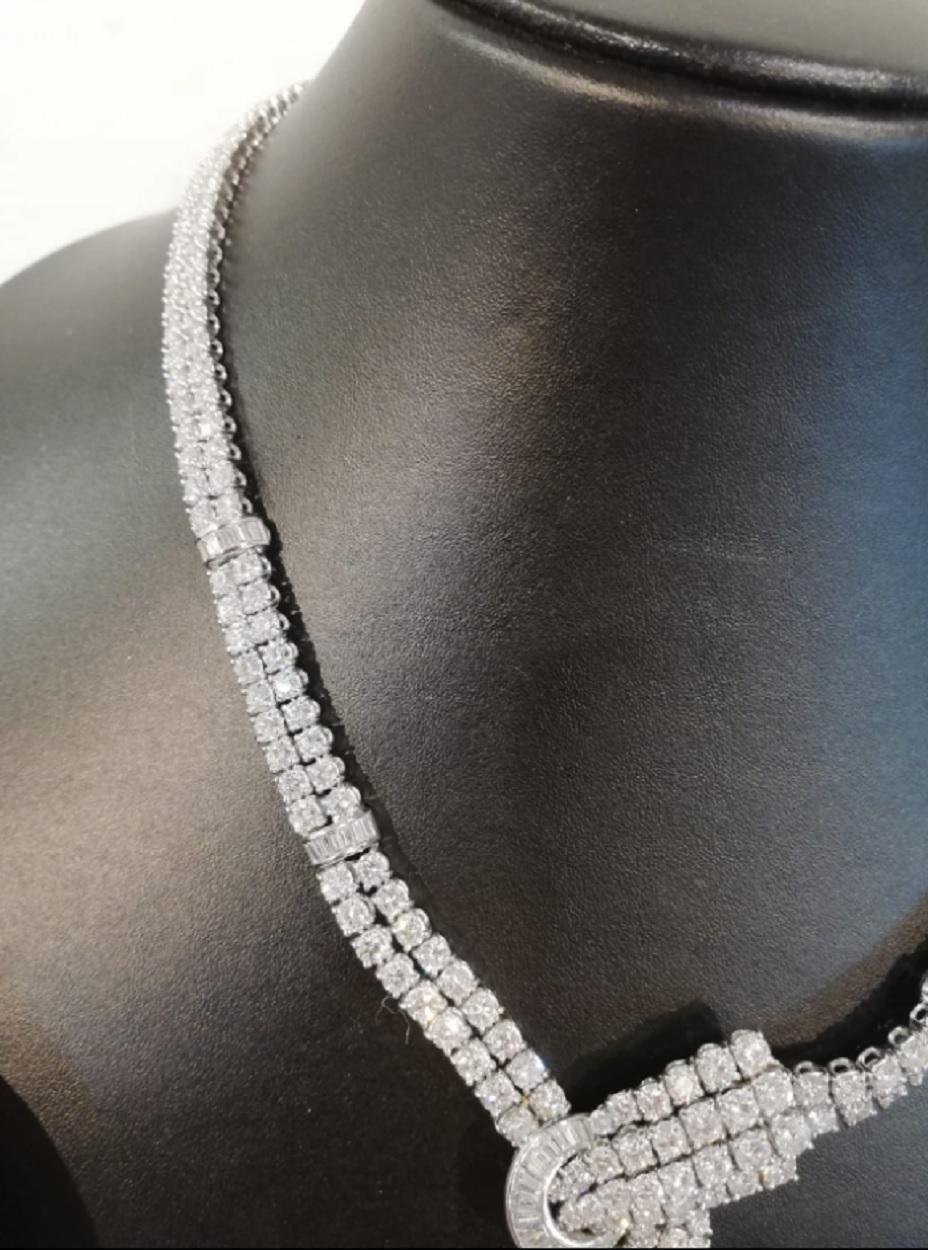 Taille ronde 38 Carat Tennis Necklace Brooch Baguette Round Brilliant Cut Diamonds en vente
