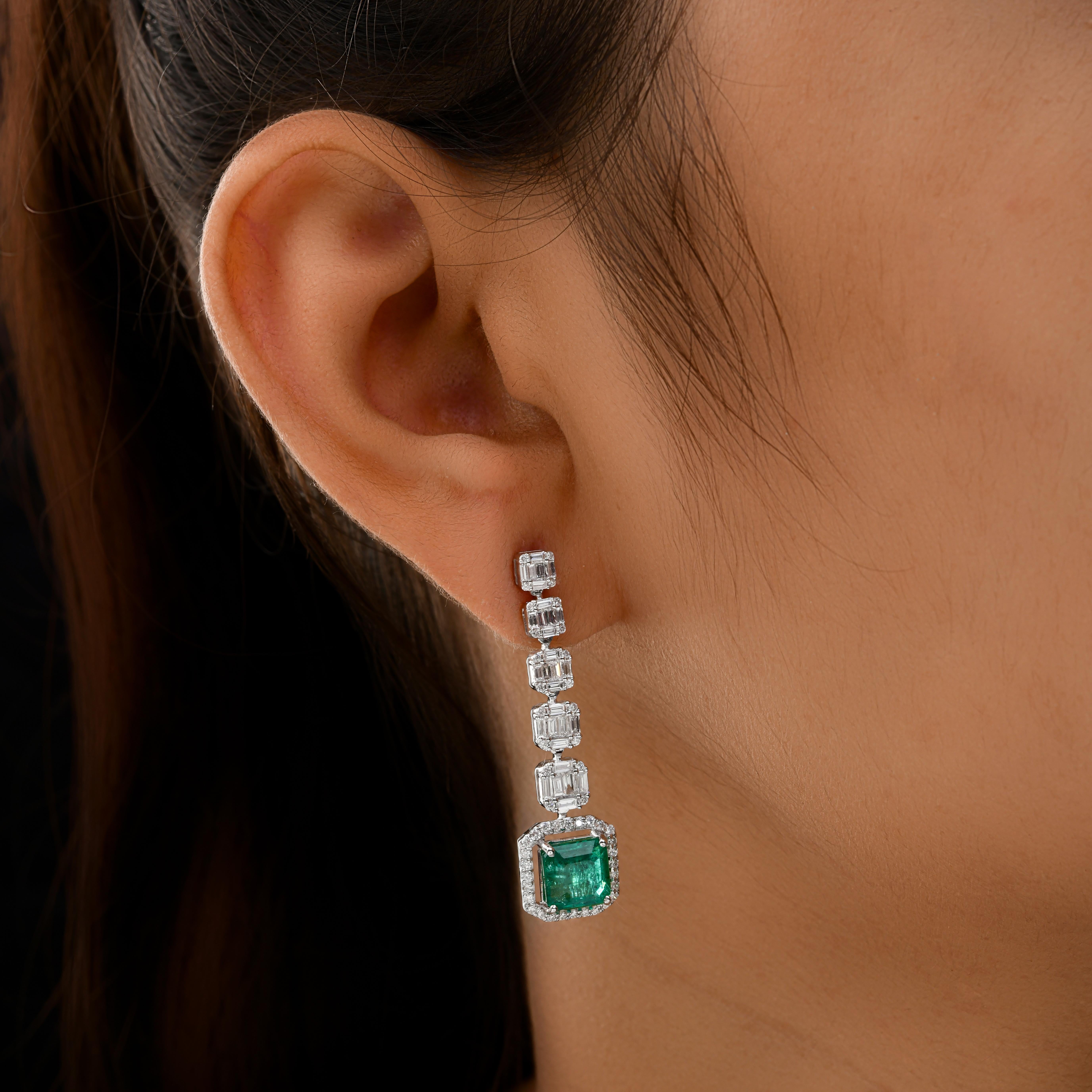 3.8 Carat Zambian Emerald 1.47 Carat SI/H Diamond Dangle Earrings 18k White Gold In New Condition For Sale In Diera, Dubai
