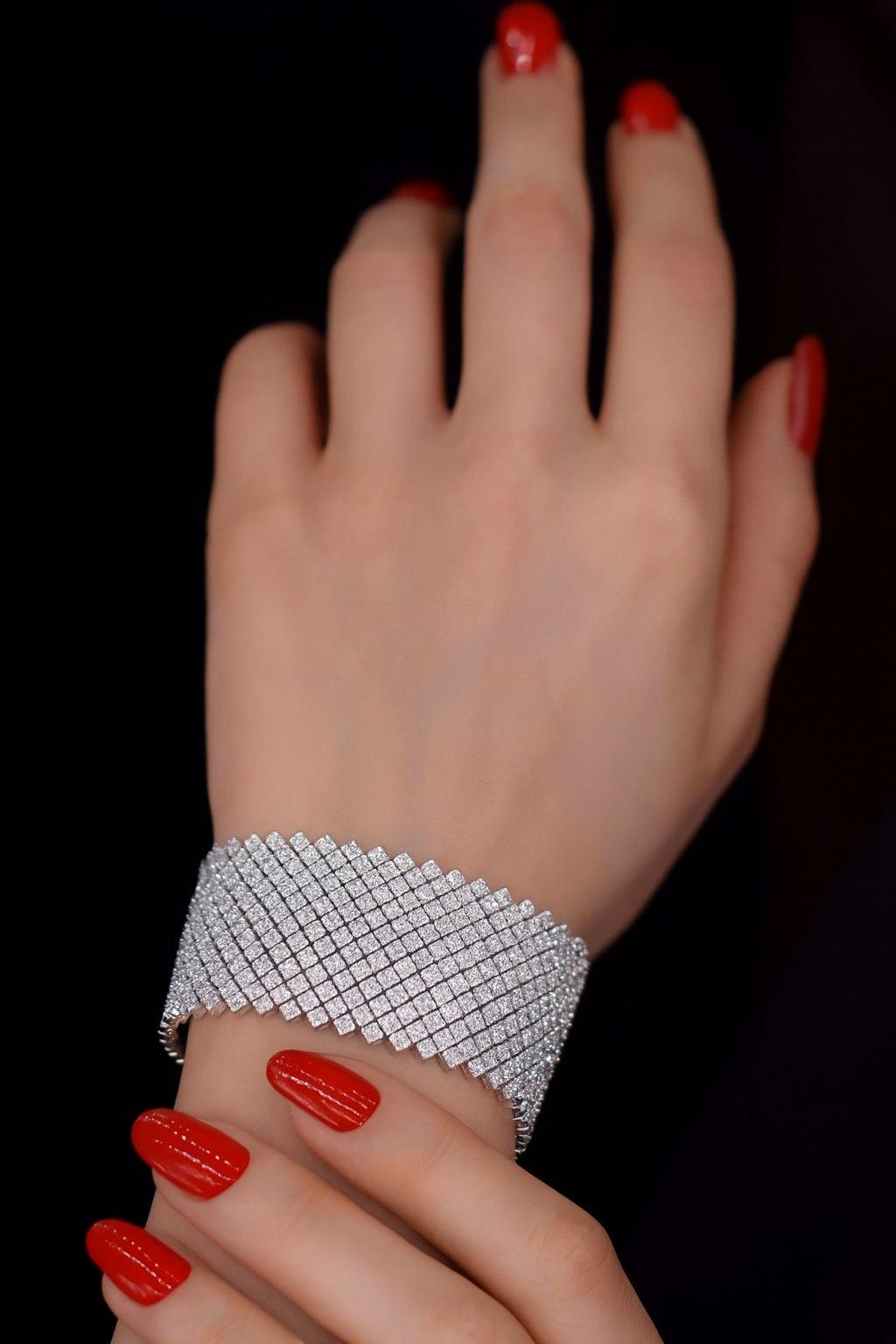 Round Cut 38 Carats 18K White Gold Wide Diamond Bracelet For Sale