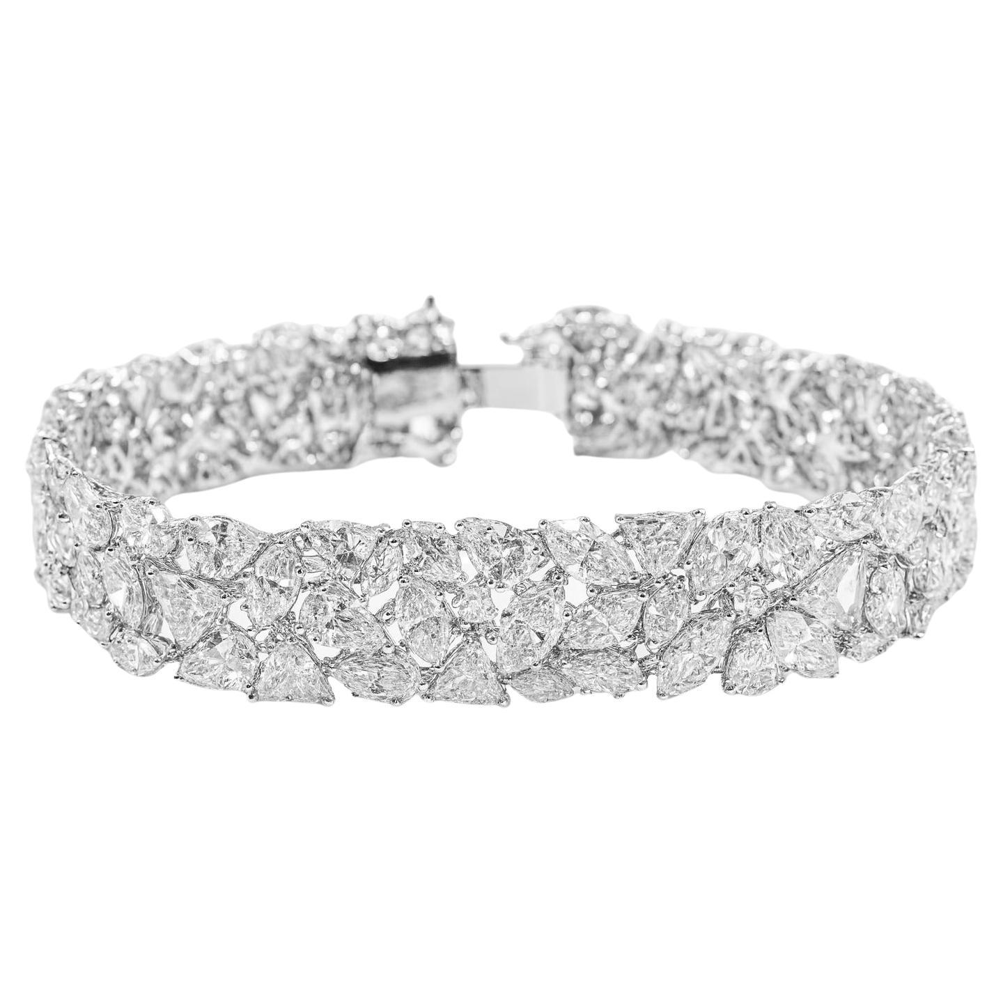 38 Ct. Breites Multi-Shape-Diamant-Cluster-Tennisarmband im Angebot