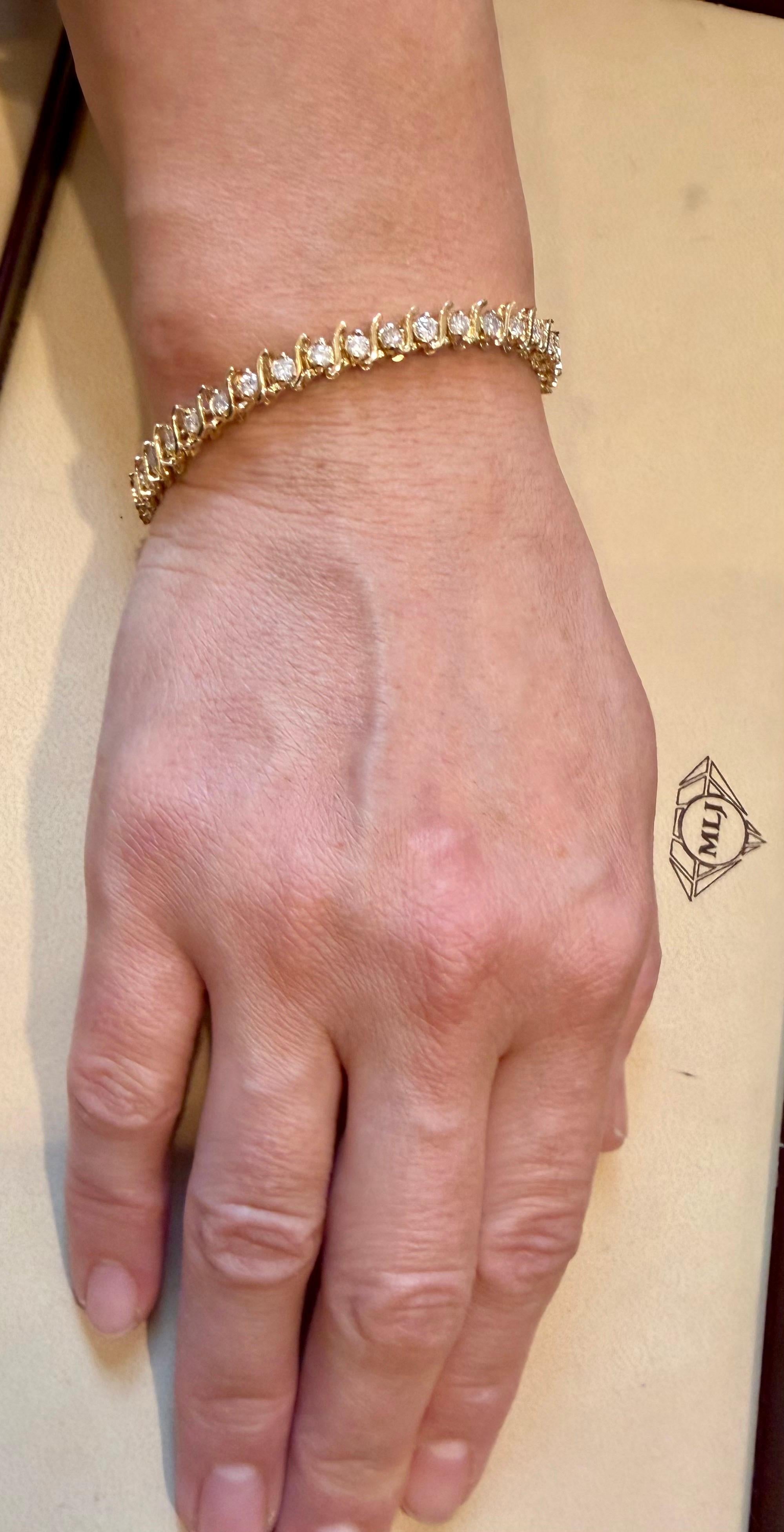 38 Bracelet de tennis en or jaune 14 carats avec diamants ronds et designs en S  5.7 Carat, 7