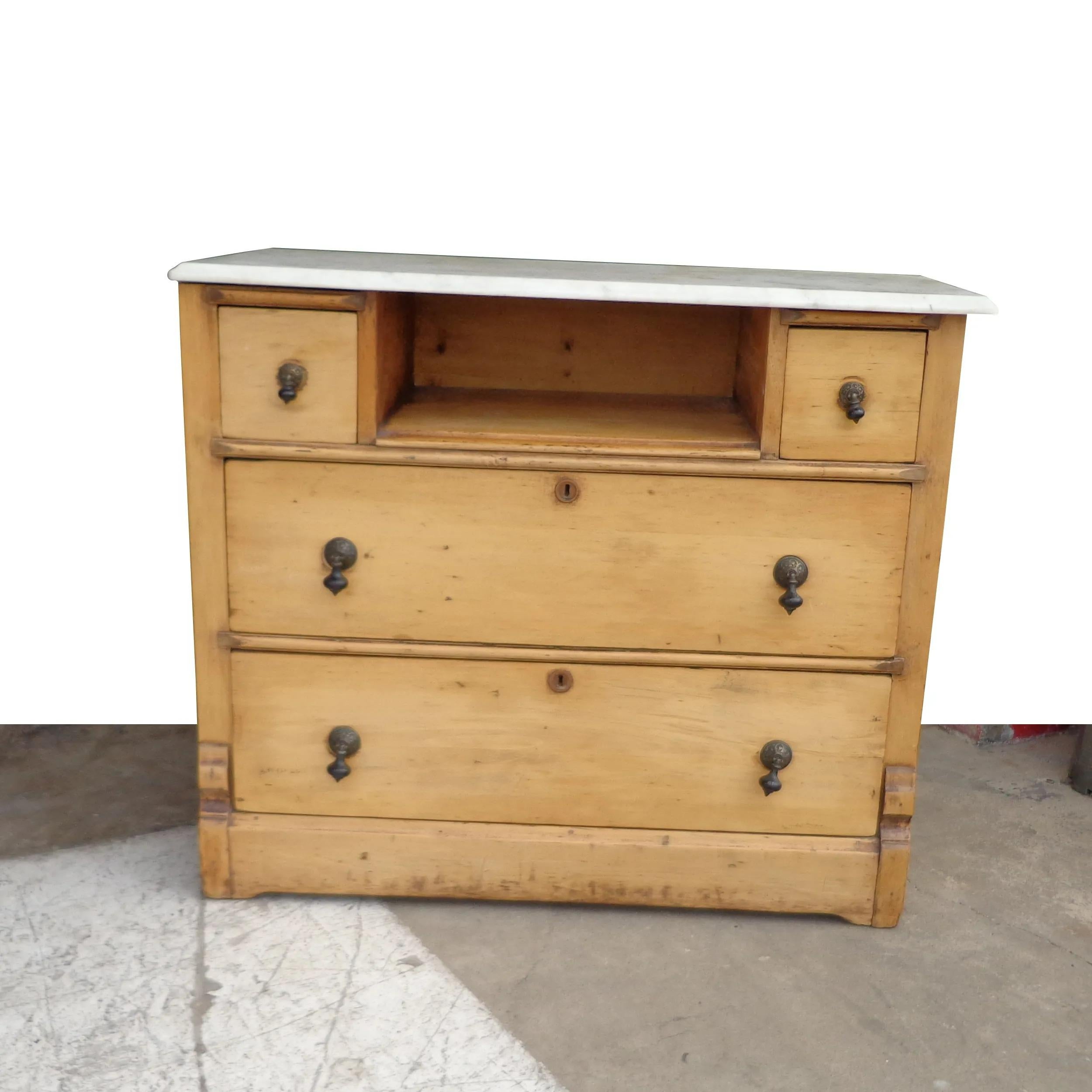 Rustic Pine 4 Drawer Marble Top Chest of Drawers In Good Condition In Pasadena, TX
