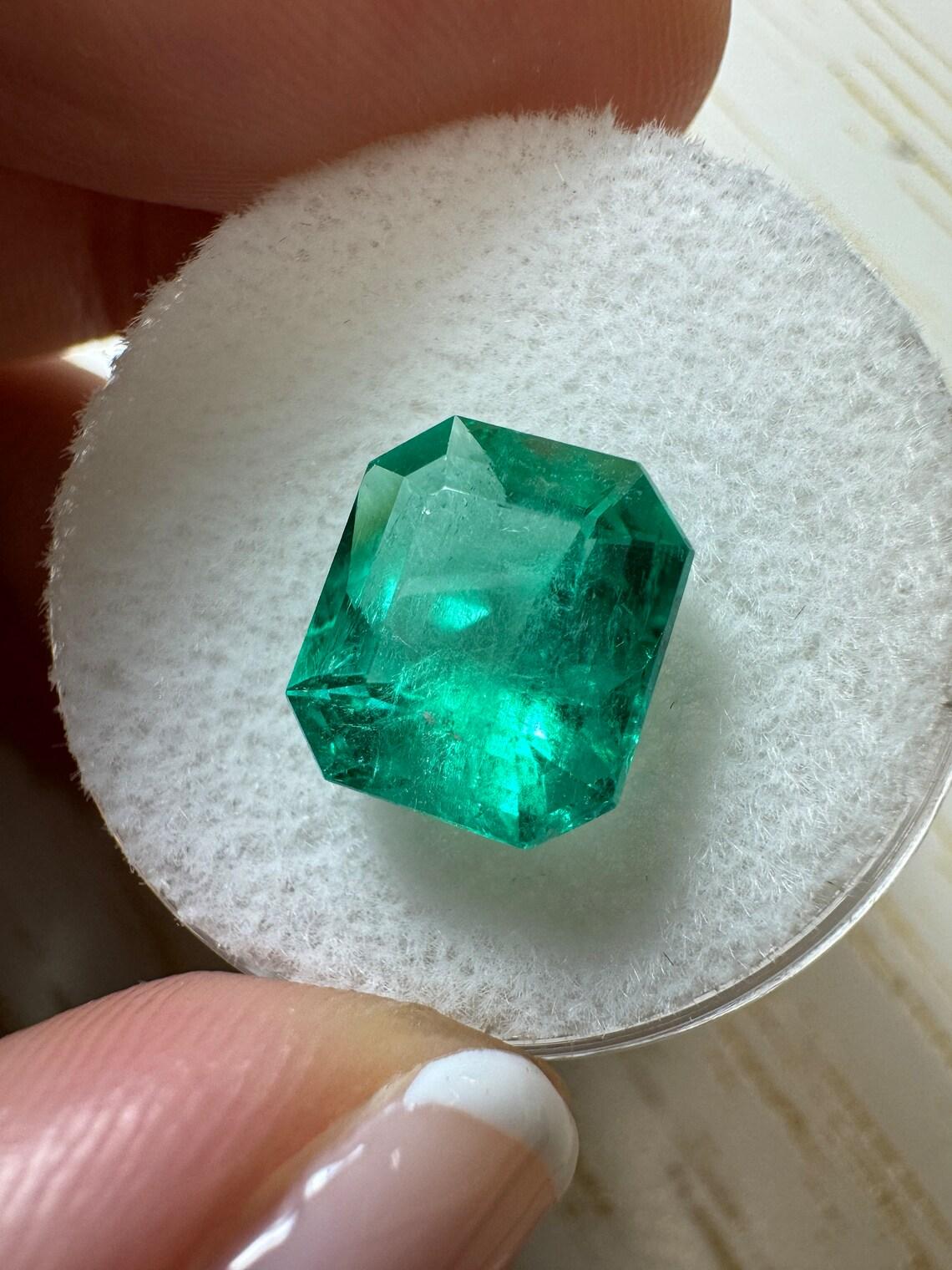 3,80 Karat 10x9 glänzender grüner loser kolumbianischer Smaragd im Smaragdschliff im Smaragdschliff Mai (Moderne) im Angebot