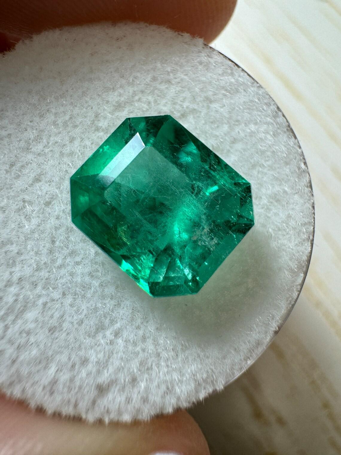 3,80 Karat 10x9 glänzender grüner loser kolumbianischer Smaragd im Smaragdschliff im Smaragdschliff Mai im Zustand „Neu“ im Angebot in Jupiter, FL