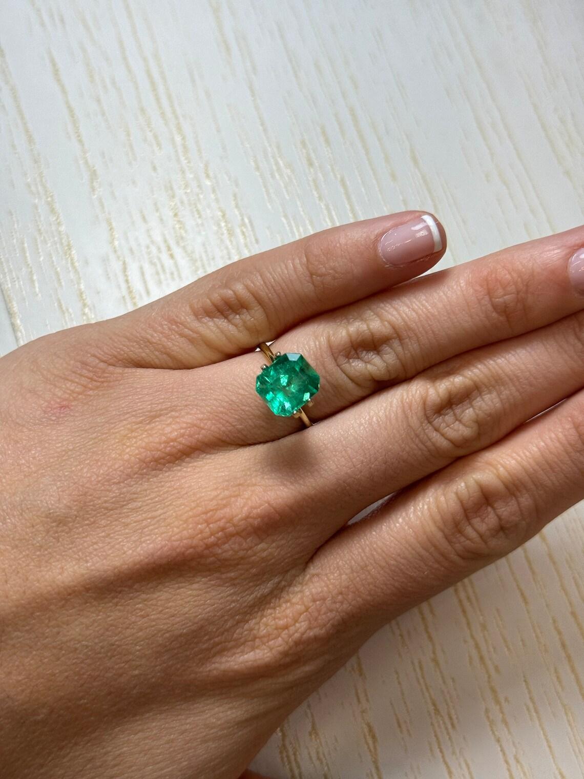 3,80 Karat 10x9 glänzender grüner loser kolumbianischer Smaragd im Smaragdschliff im Smaragdschliff Mai im Angebot 3