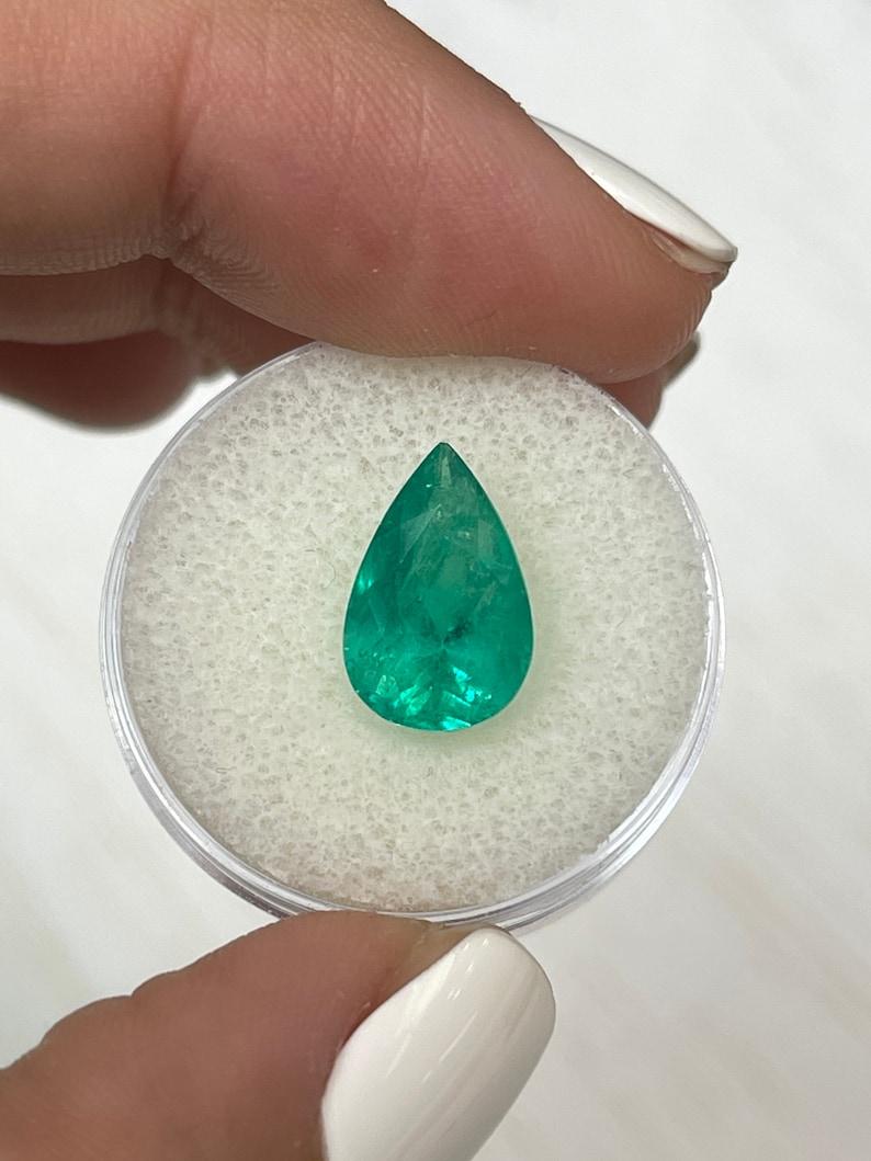 3,80 Carati 13x9 Smeraldo Colombiano Verde Bluastro - Taglio a Pera Teardrop May Birthston In condizioni Nuovo in vendita a Jupiter, FL
