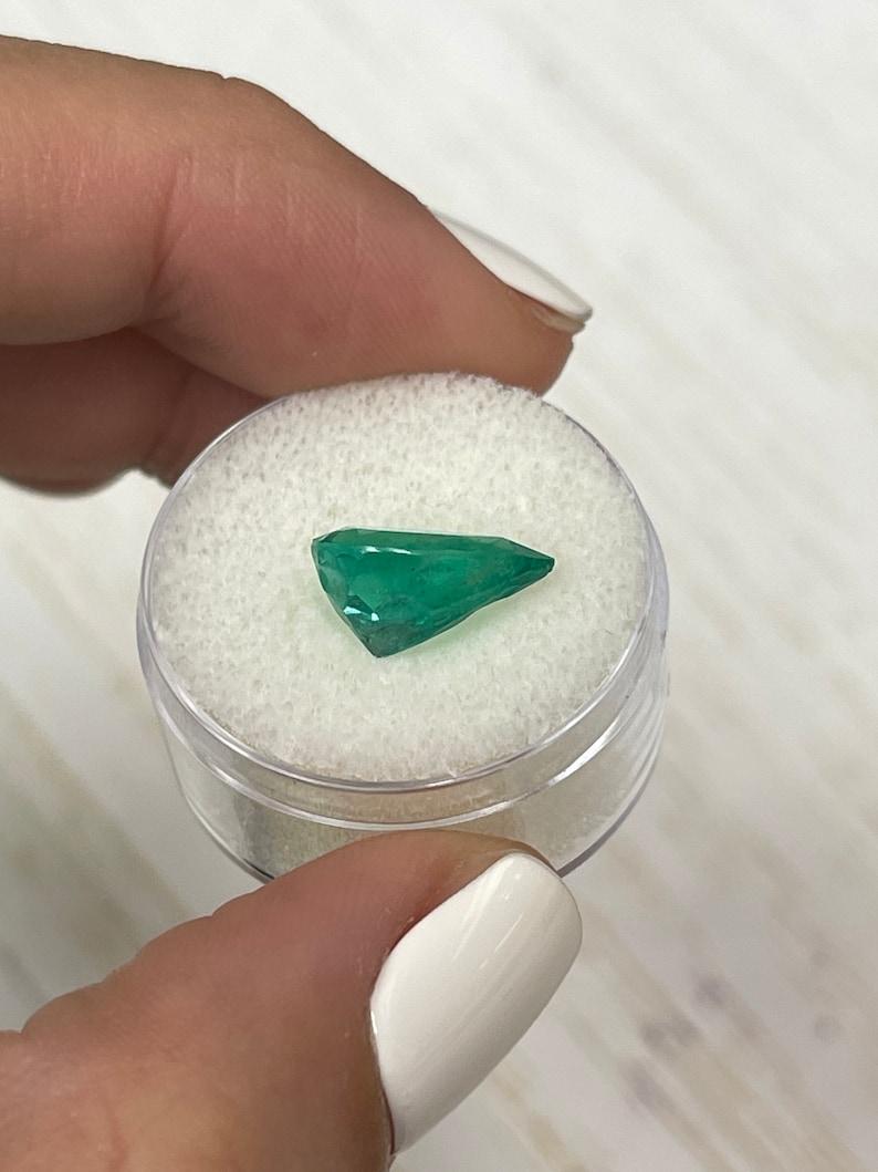Donna 3,80 Carati 13x9 Smeraldo Colombiano Verde Bluastro - Taglio a Pera Teardrop May Birthston in vendita