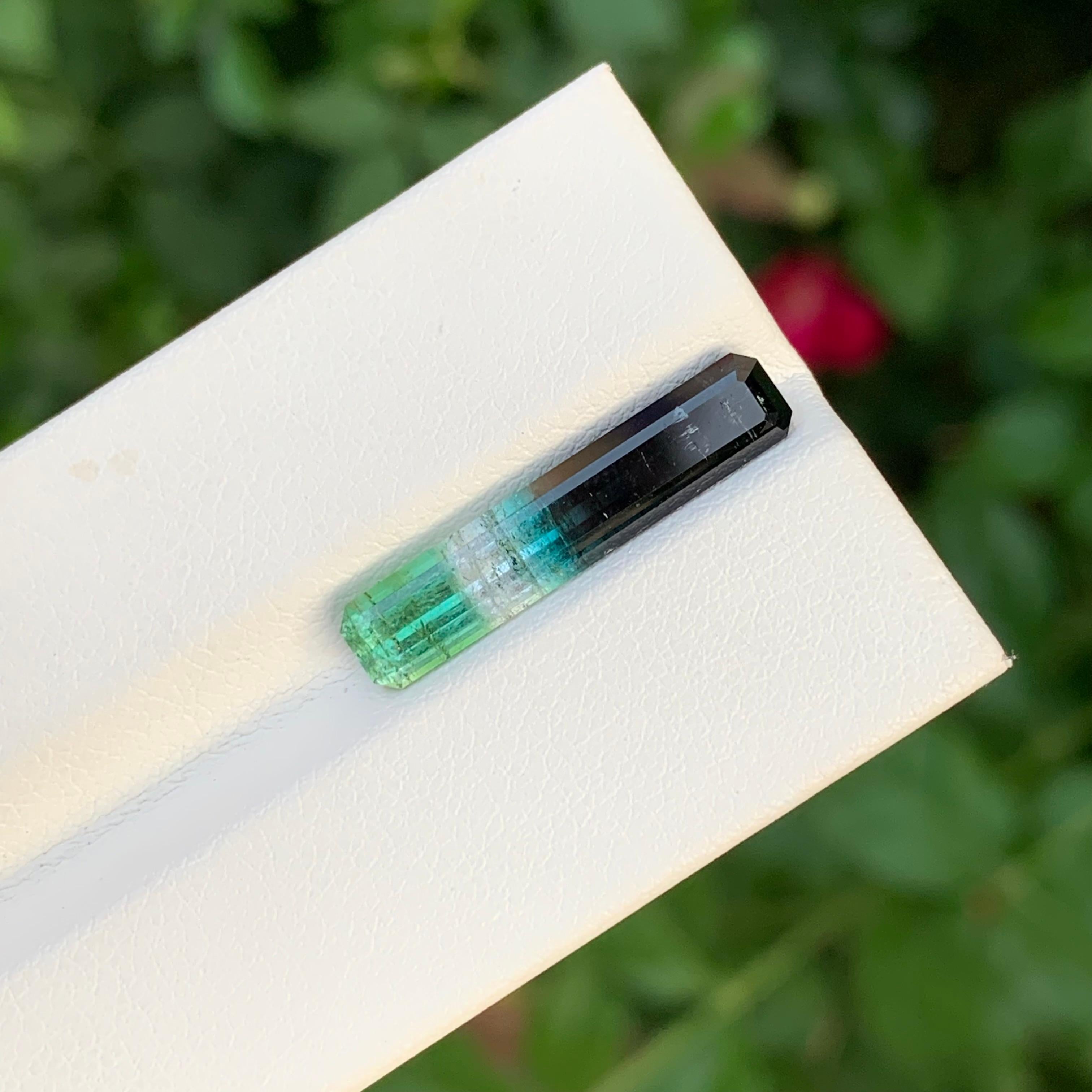 3,80 Karat Erstaunliche Natürliche Lose Tetra Farbe Turmalin Lange Smaragd Form Edelstein im Angebot 4