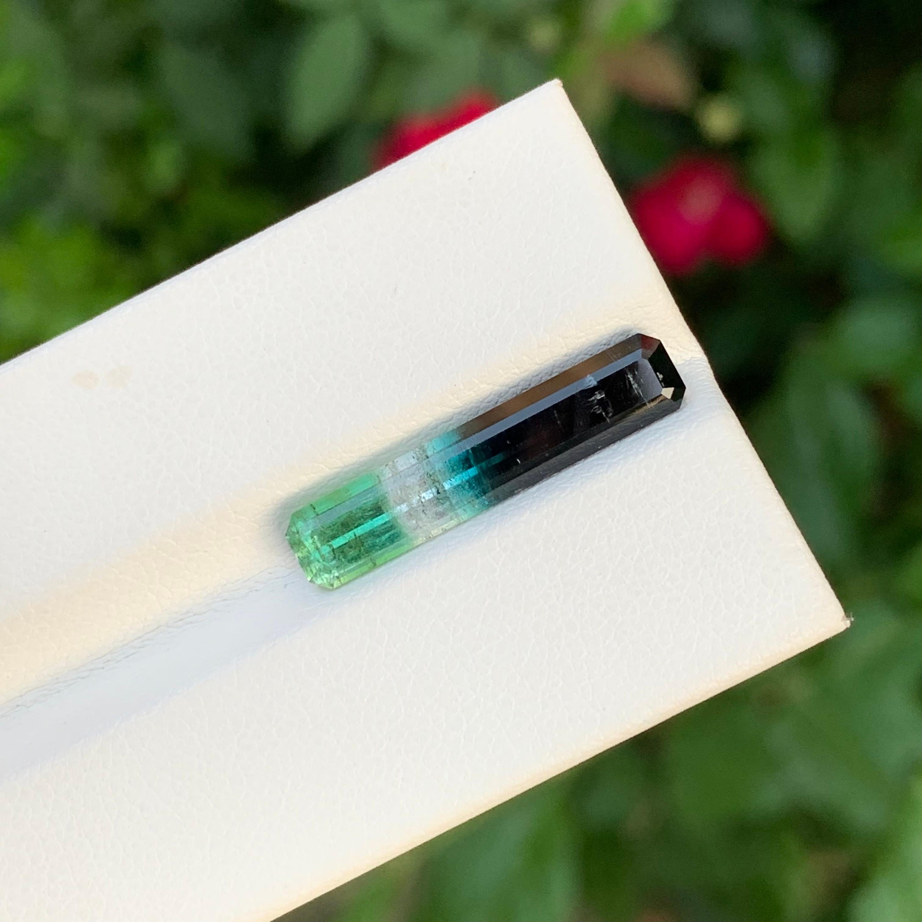 3,80 Karat Erstaunliche Natürliche Lose Tetra Farbe Turmalin Lange Smaragd Form Edelstein im Angebot 3