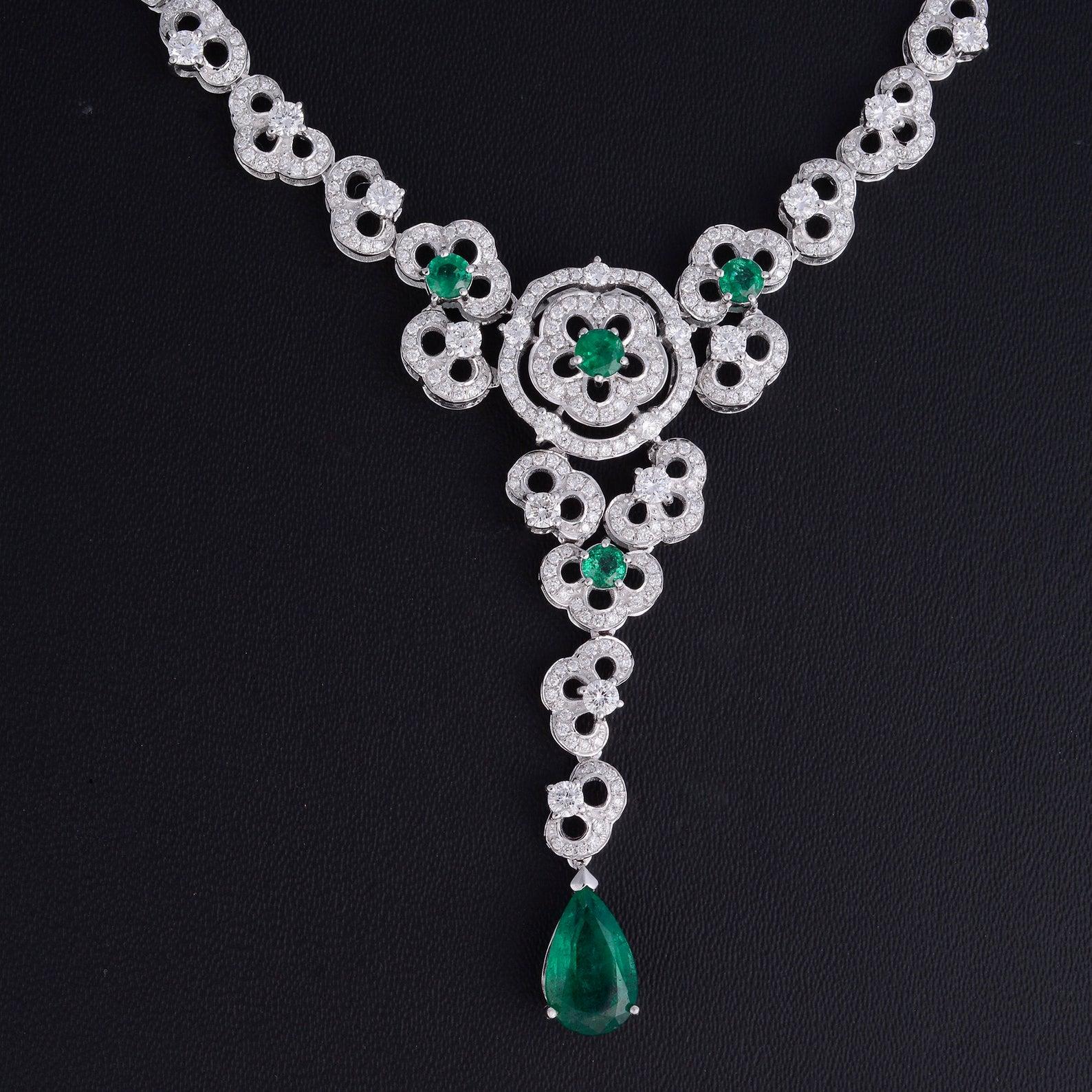 Mixed Cut 3.80 Carat Diamond Emerald 14 Karat White Gold Necklace For Sale