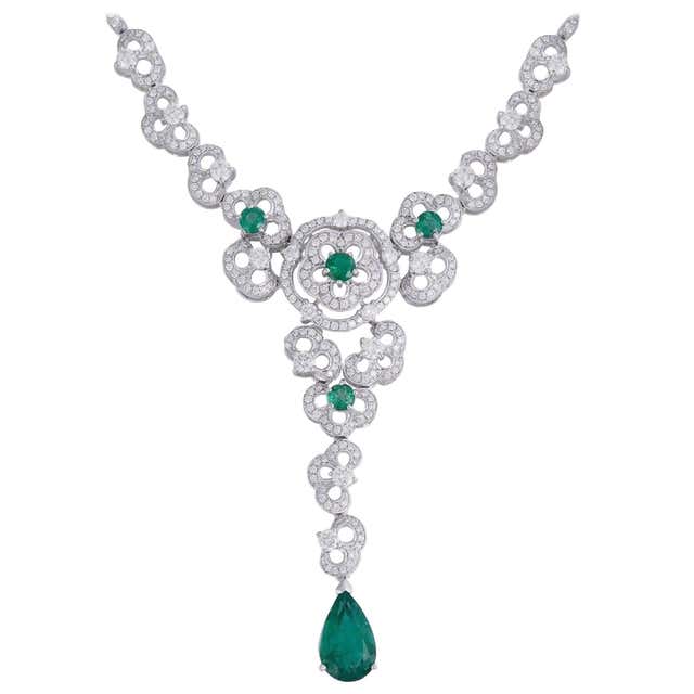 DAVID WEBB Yellow Gold Chain with Pendant Emerald and Diamond at 1stDibs