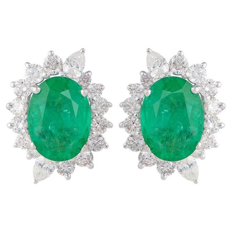 Clous d'oreilles ovales en or 14 carats avec diamants et émeraudes de 3,80 carats