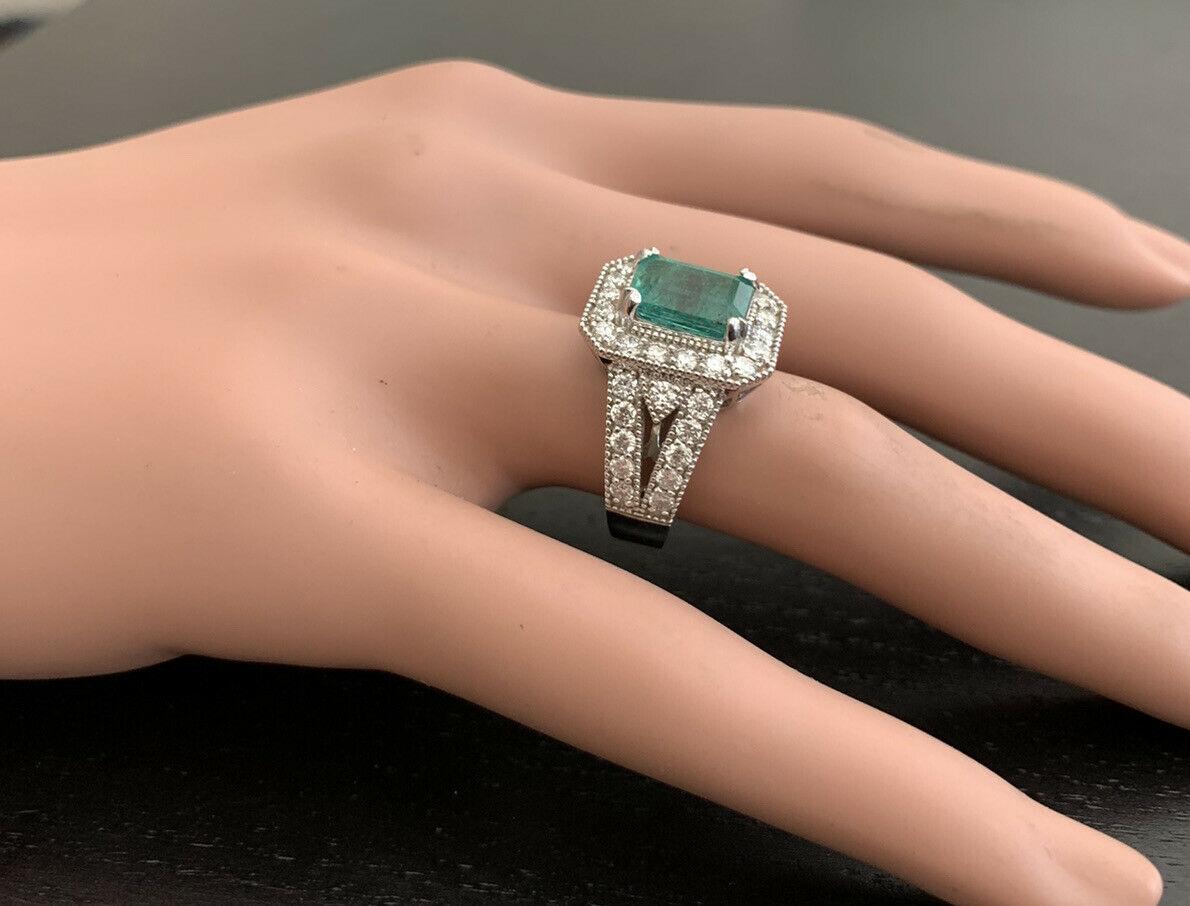 Women's or Men's 3.80 Carat Natural Emerald and Diamond 14 Karat Solid White Gold Ring For Sale