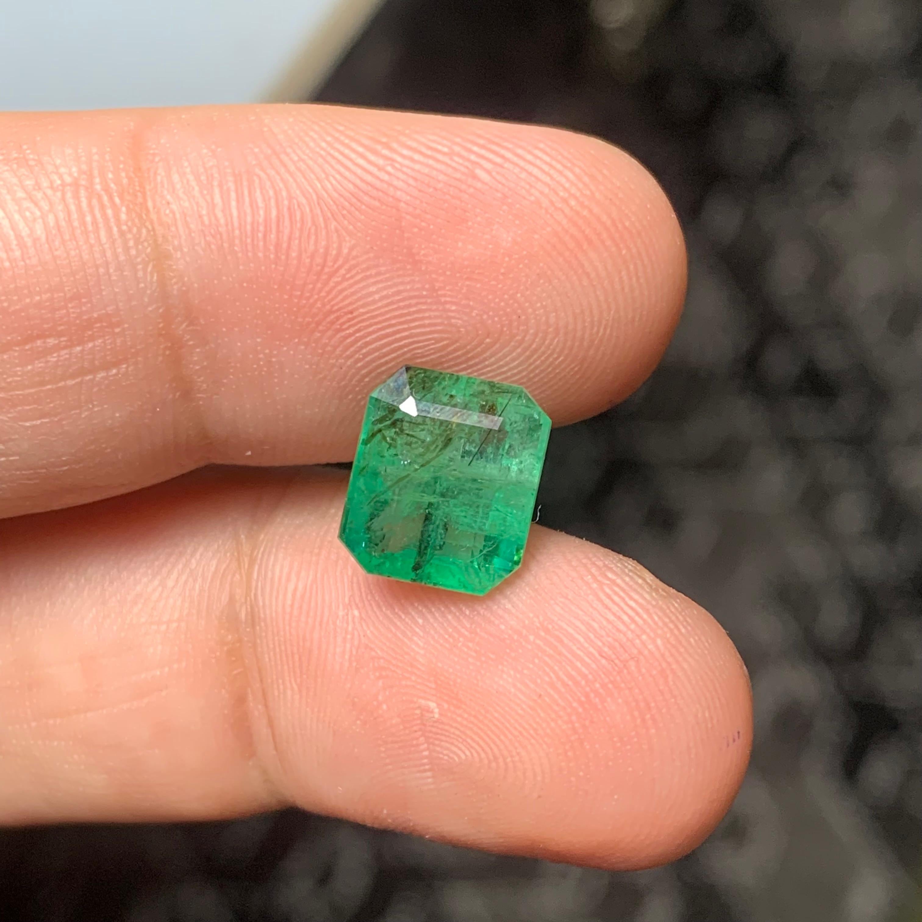 Women's or Men's 3.80 Carat Natural Green Emerald from Zambia Having Rutile Needle Naturally