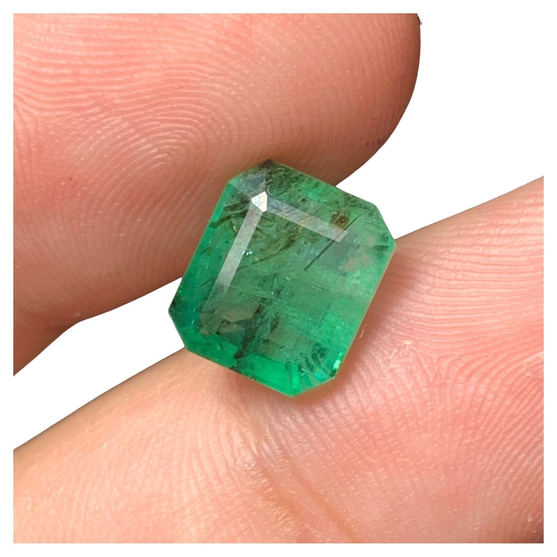 3.80 Carat Natural Green Emerald from Zambia Having Rutile Needle Naturally  For Sale at 1stDibs