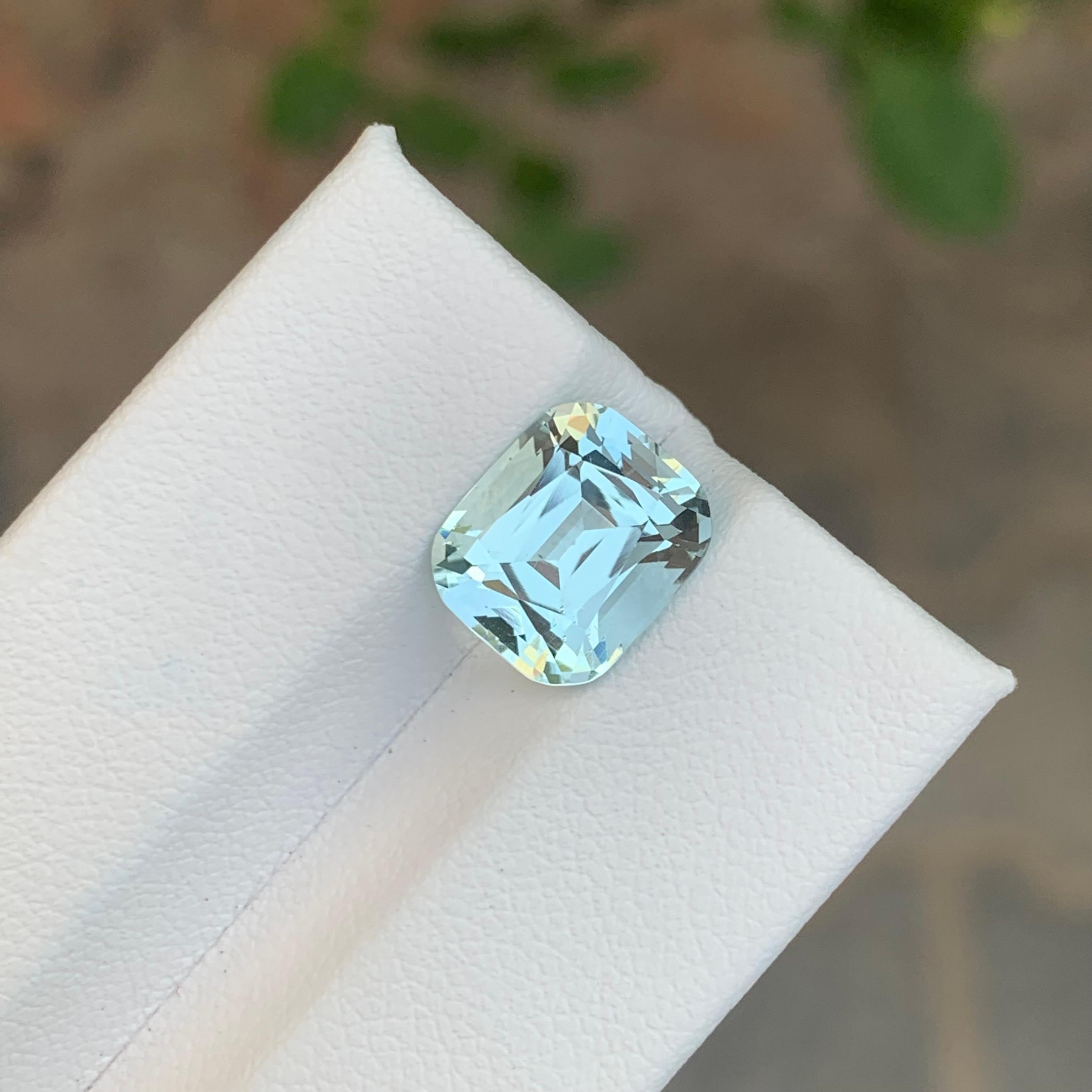 Taille coussin 3.80 Carat Natural Loose Aquamarine Cushion Shape Gemstone en vente