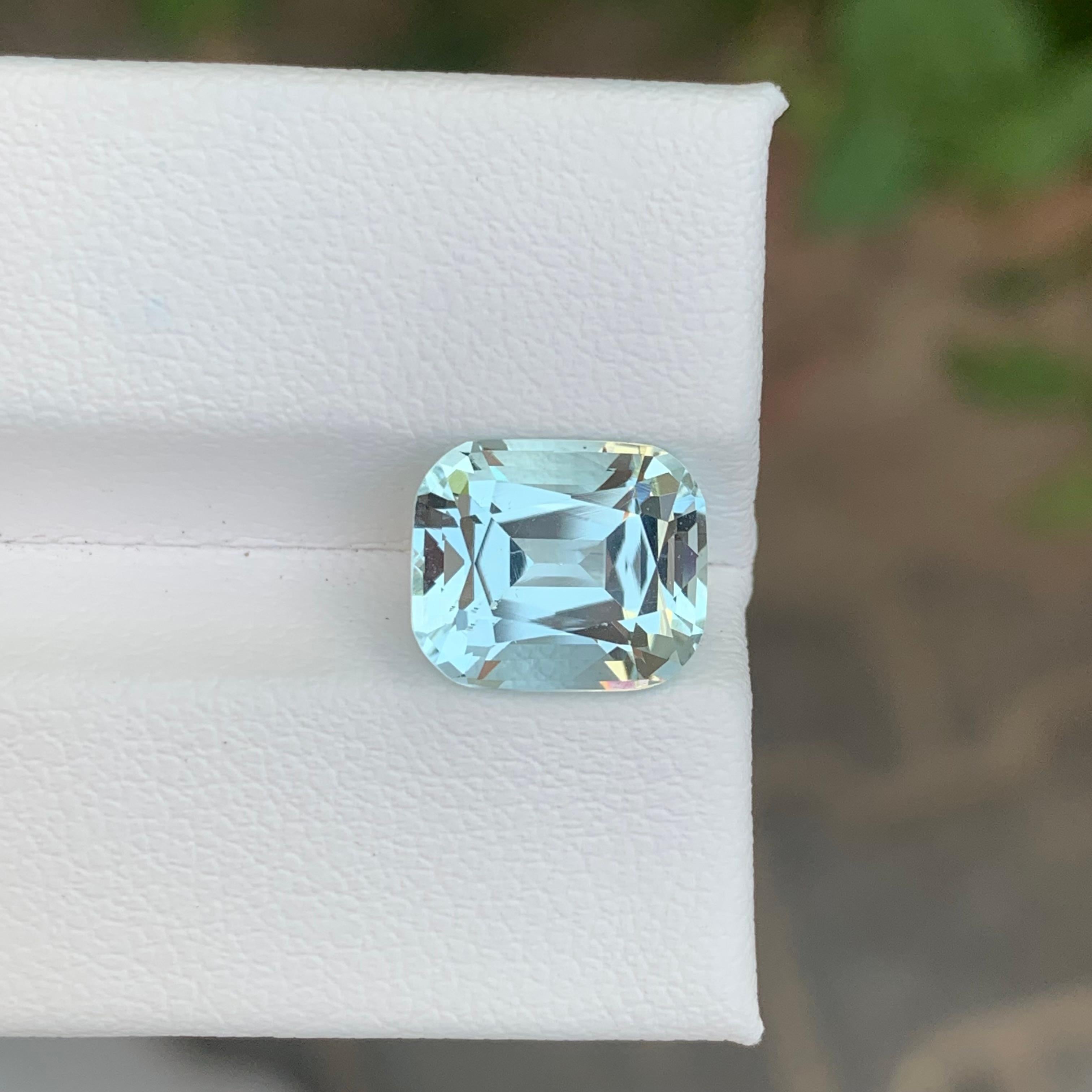 3.80 Carat Natural Loose Aquamarine Cushion Shape Gemstone en vente 2