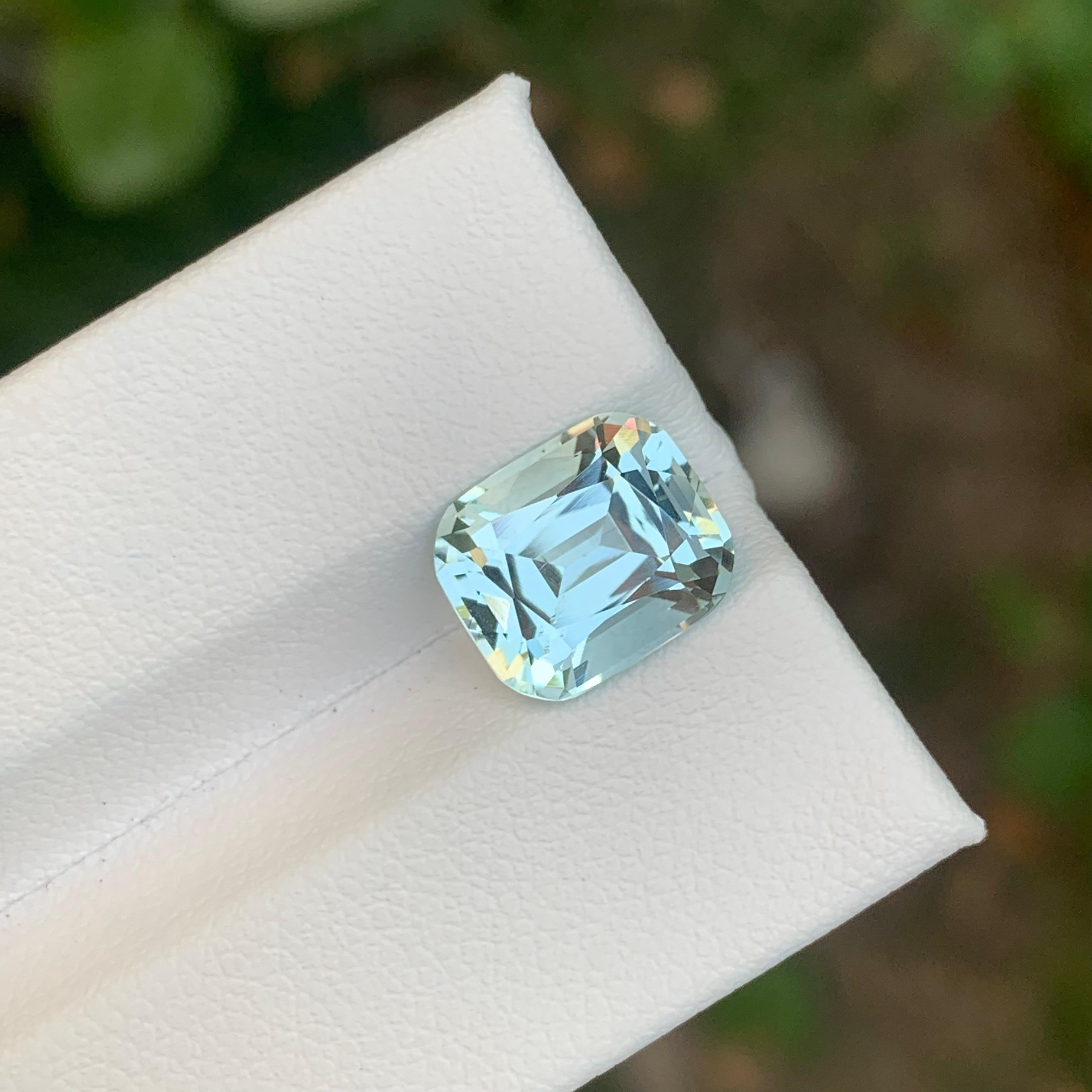 3.80 Carat Natural Loose Aquamarine Cushion Shape Gemstone en vente 3