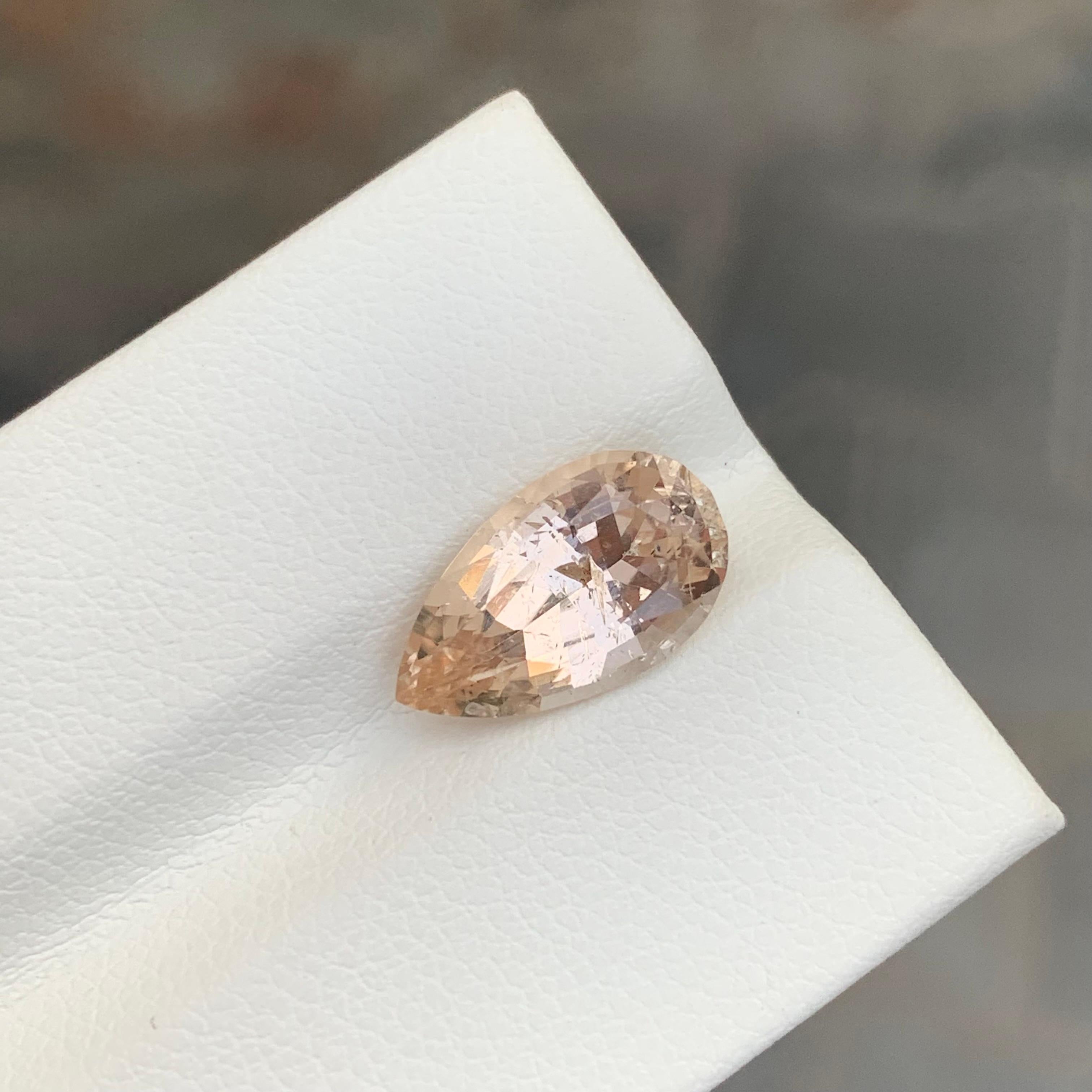 Arts and Crafts 3.80 Carat Natural Loose Golden Topaz Pear Shape Gemstone (pierre précieuse en forme de poire) en vente