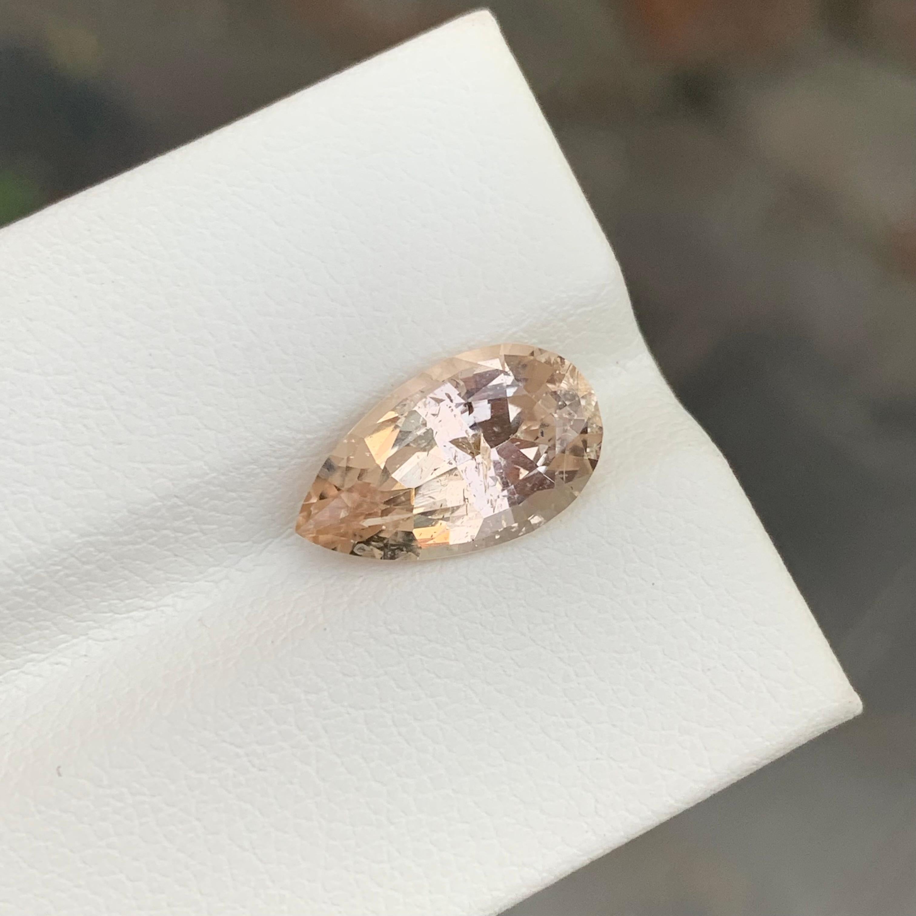 3.80 Carat Natural Loose Golden Topaz Pear Shape Gemstone (pierre précieuse en forme de poire) Unisexe en vente