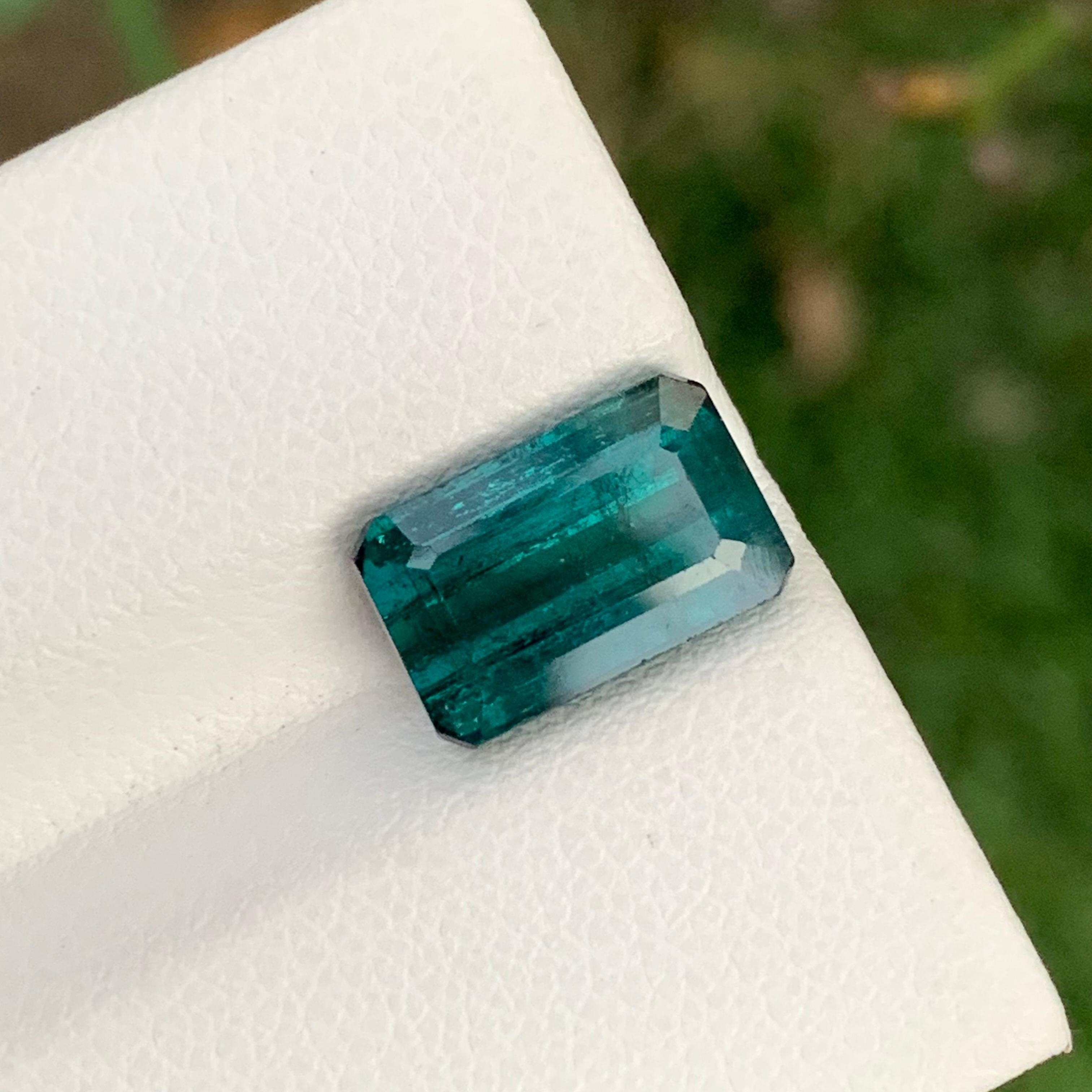 Gema Natural de 3,80 Quilates de Turmalina Indicolita Suelta Incluida de Mina de Tierra en venta 1