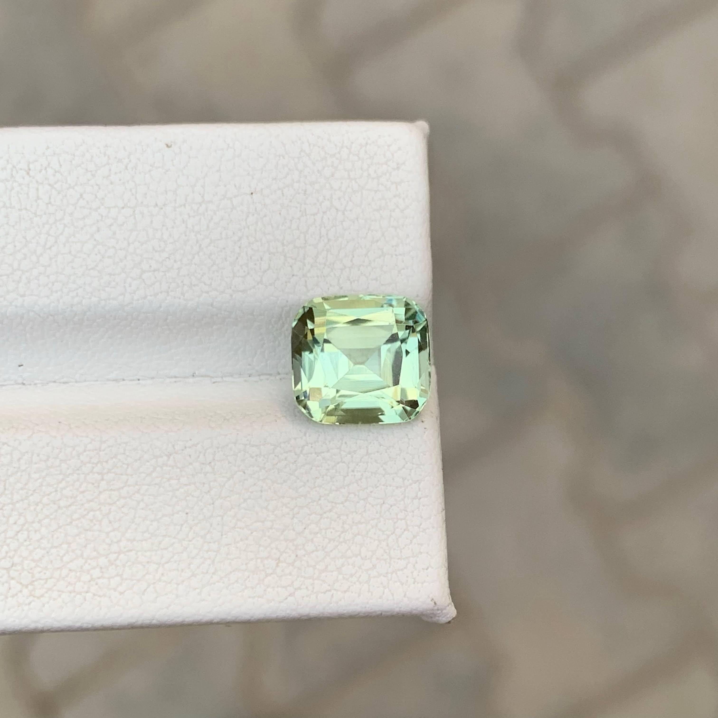 3.80 Carat Natural Loose Light Green Tourmaline Cushion Cut Afghan Gemstone (pierre précieuse afghane) en vente 3