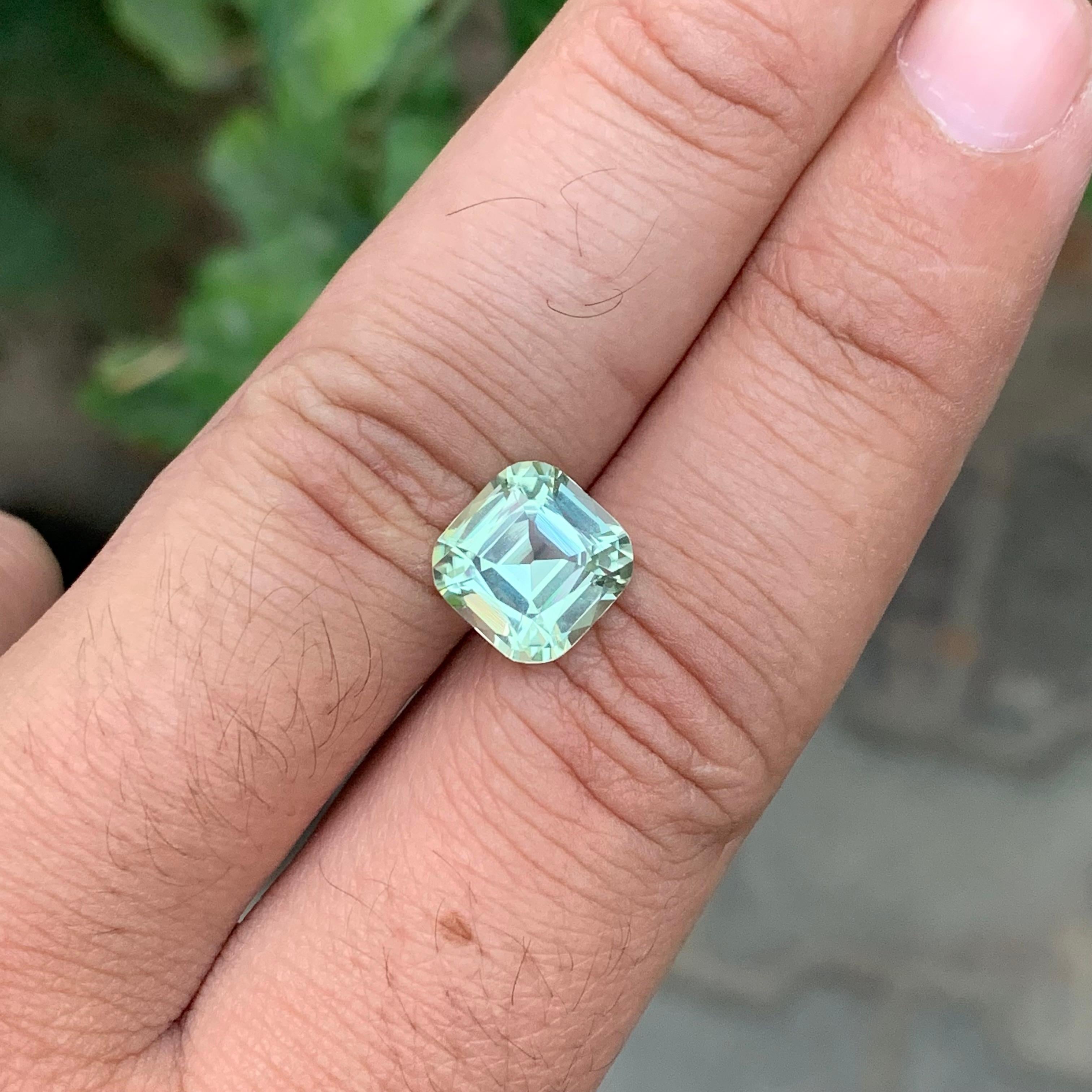 Tourmaline naturelle taille coussin vert citron non sertie de 3,80 carats en vente 4