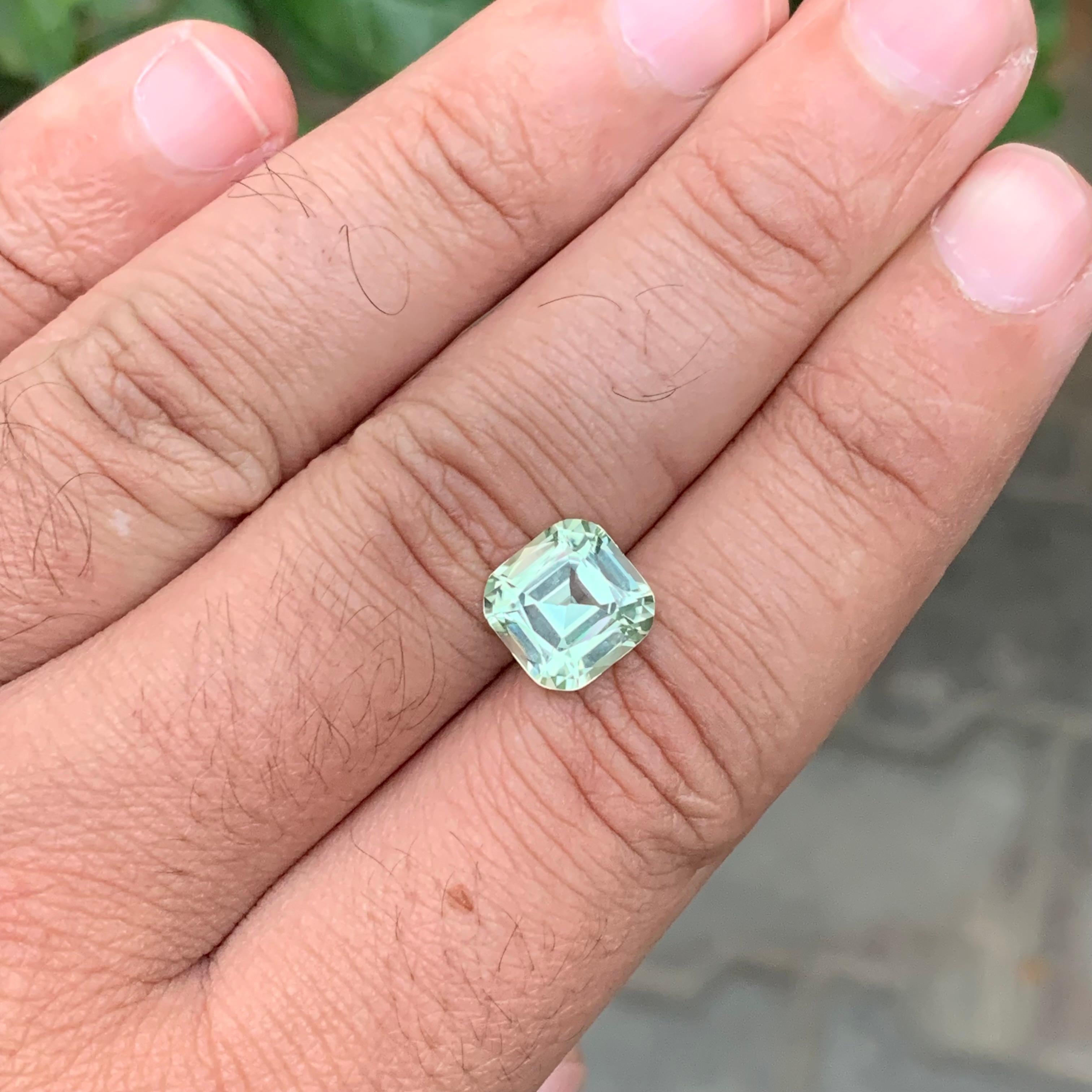 Tourmaline naturelle taille coussin vert citron non sertie de 3,80 carats en vente 5
