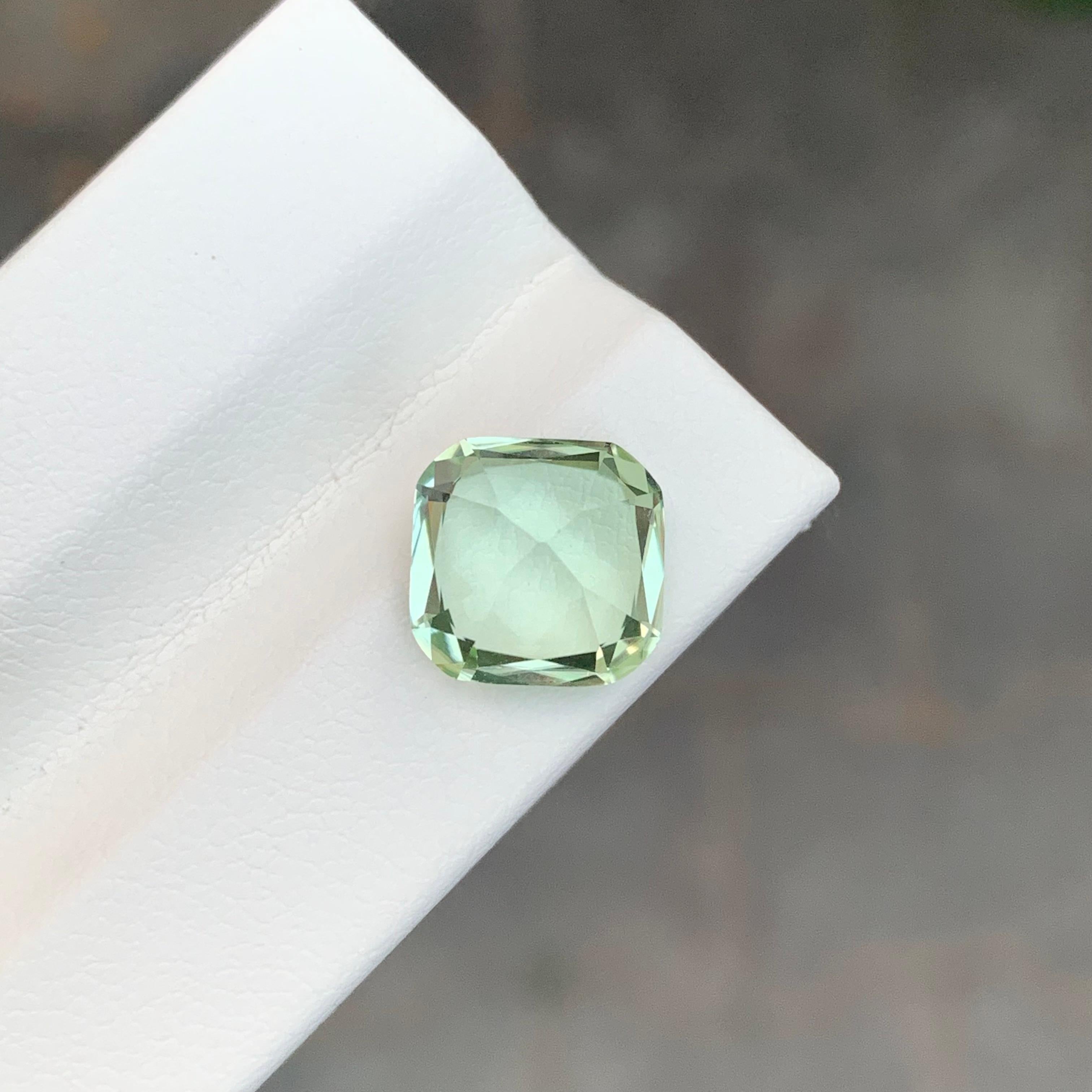 Tourmaline naturelle taille coussin vert citron non sertie de 3,80 carats en vente 1